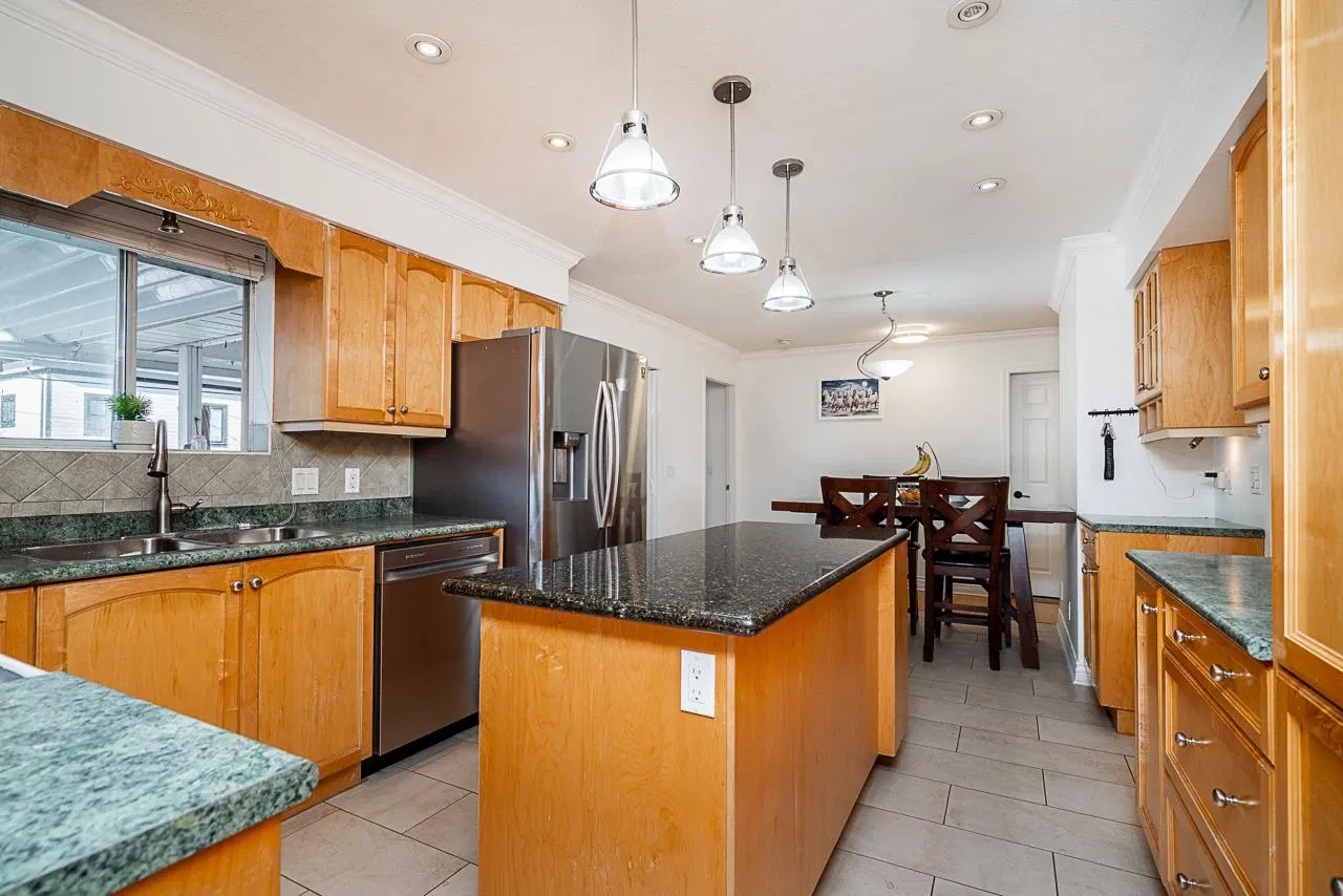 Photo 4 of 40 at 14523 89 Avenue
