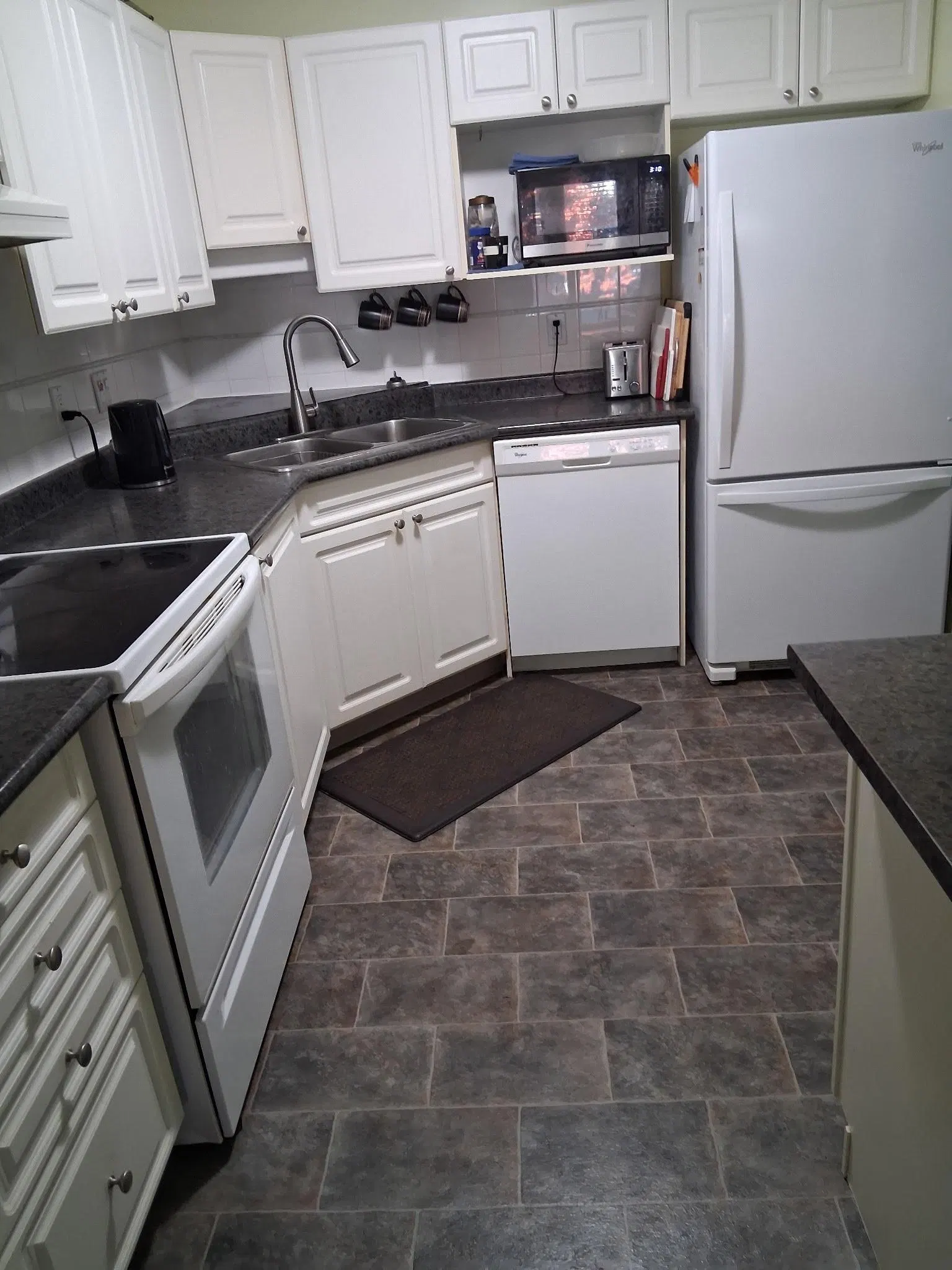 Photo 5 of 14 at #310 – 9626 148 Street