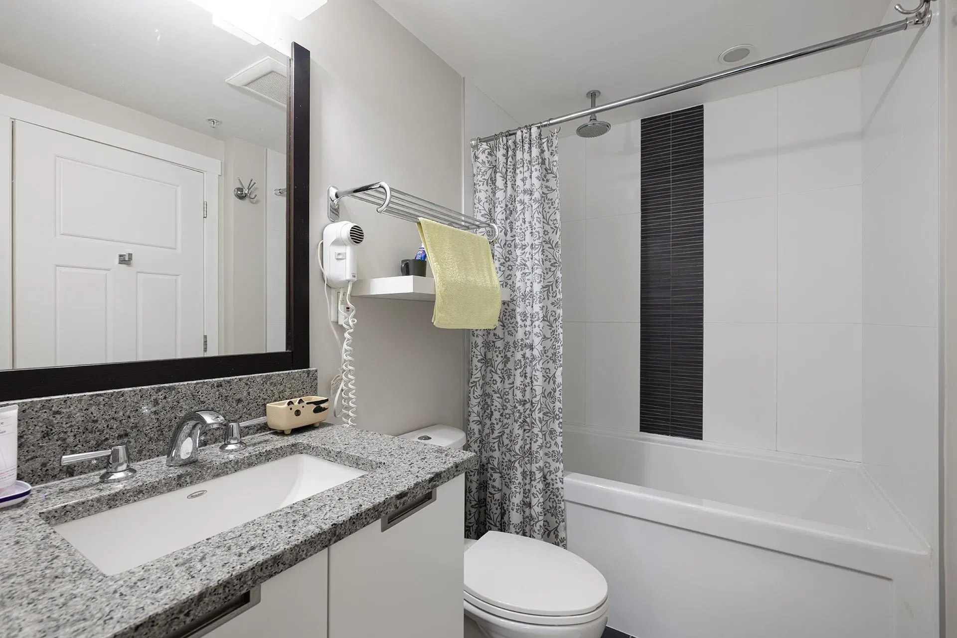 Photo 3 of 20 at #1606 – 2968 Glen Drive