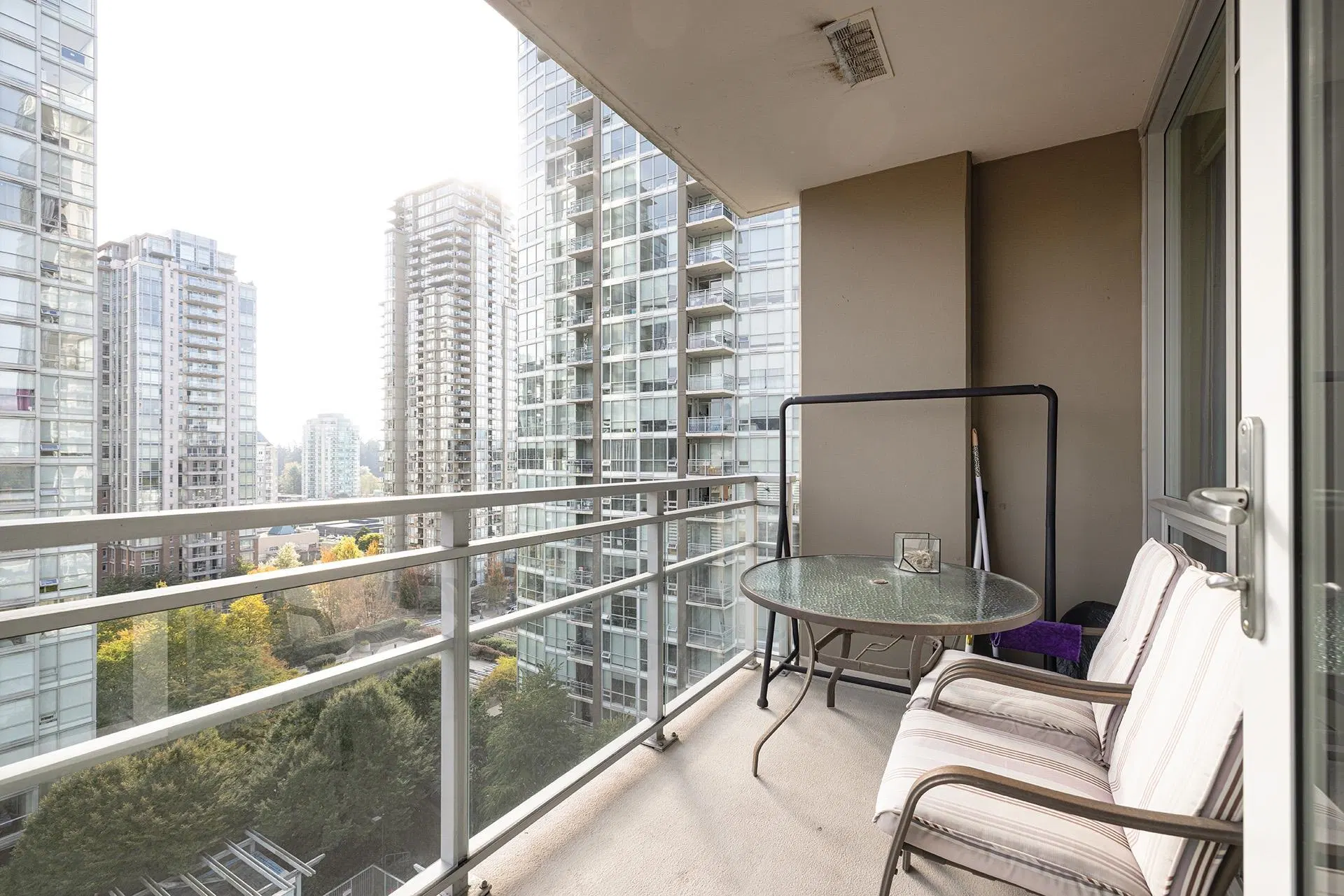 Photo 5 of 20 at #1606 – 2968 Glen Drive