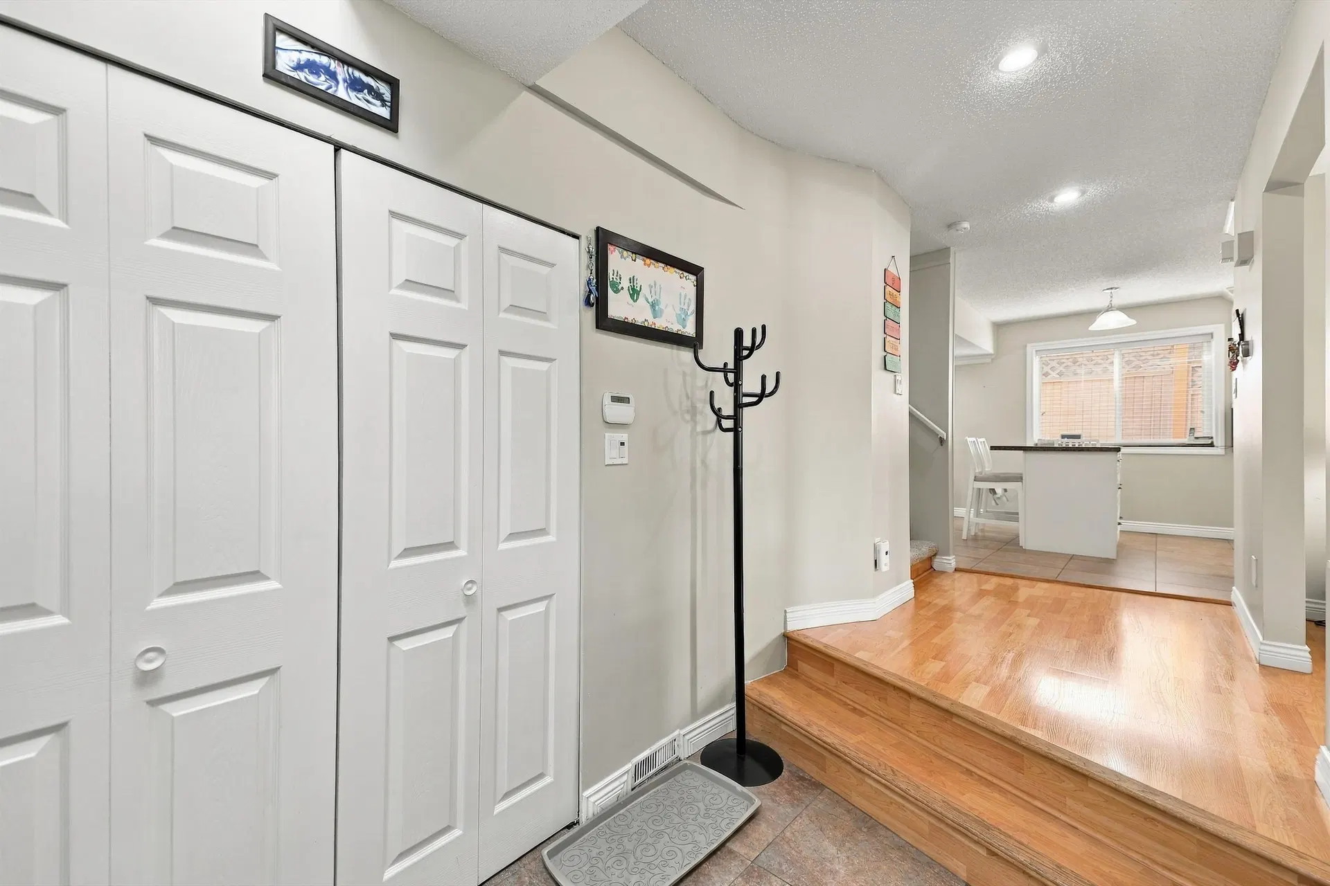 Photo 4 of 27 at 13902 80 Avenue