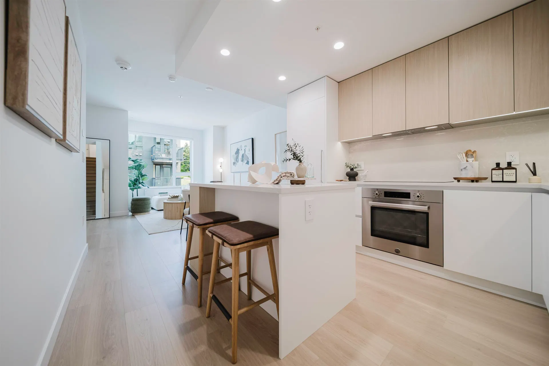 Photo 4 of 15 at #306 – 595 Kemsley Avenue