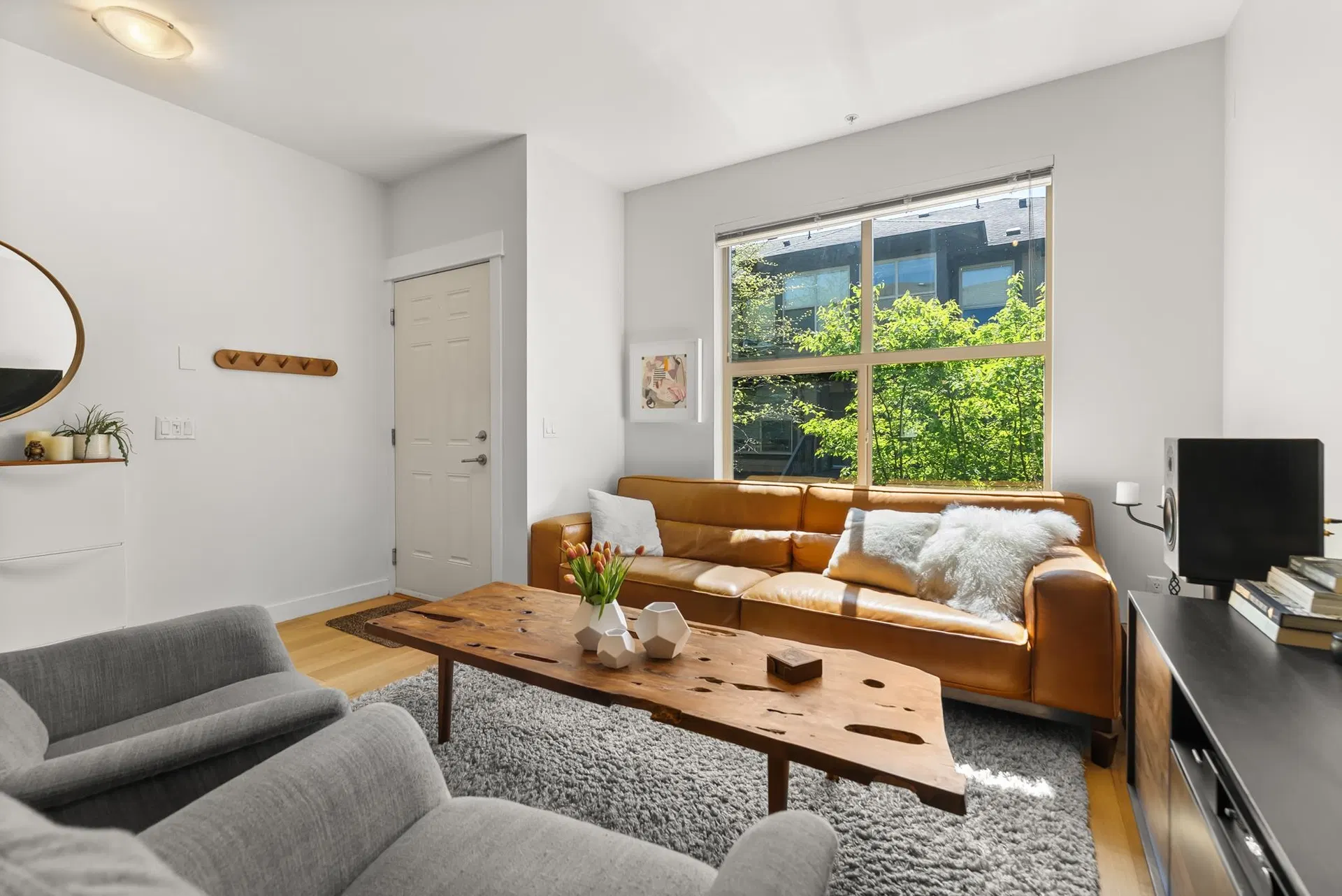 Photo 5 of 39 at #3 – 307 E 15th Street