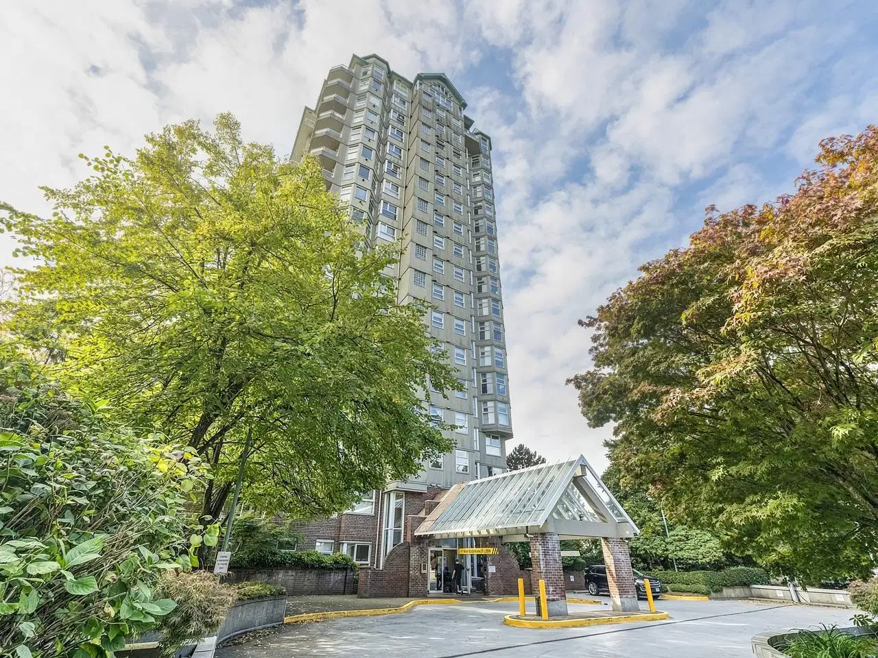 #403 – 1250 Quayside Drive