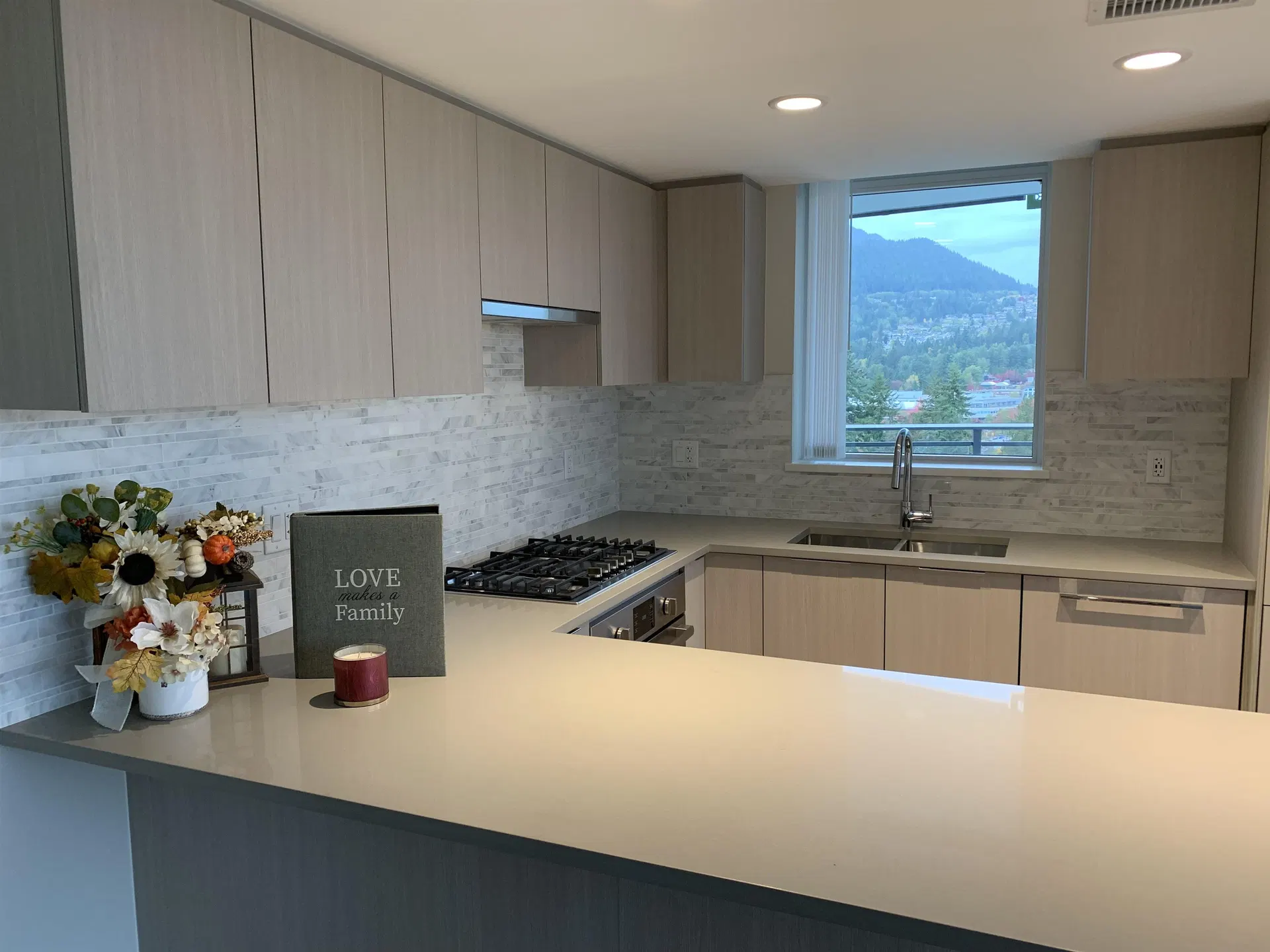 Photo 5 of 16 at #1803 – 1182 Westwood Street