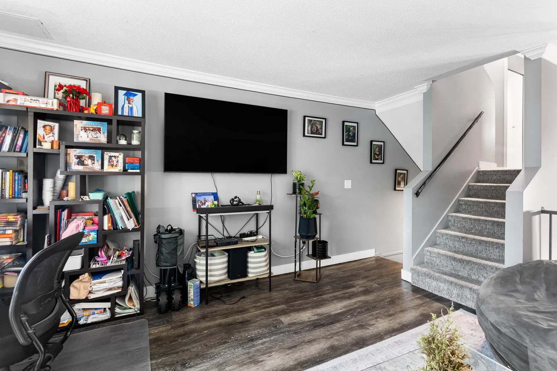 Photo 3 of 27 at #29 – 33293 E Bourquin Crescent