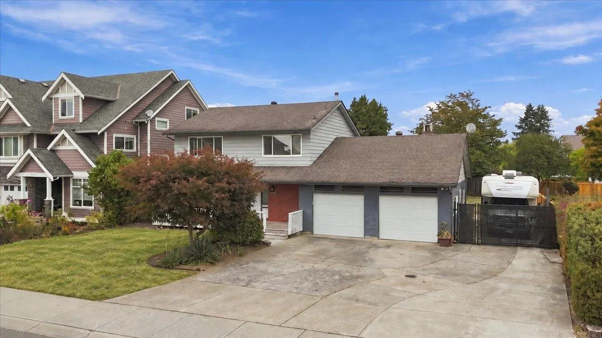 Photo 2 of 40 at 18983 119 Avenue