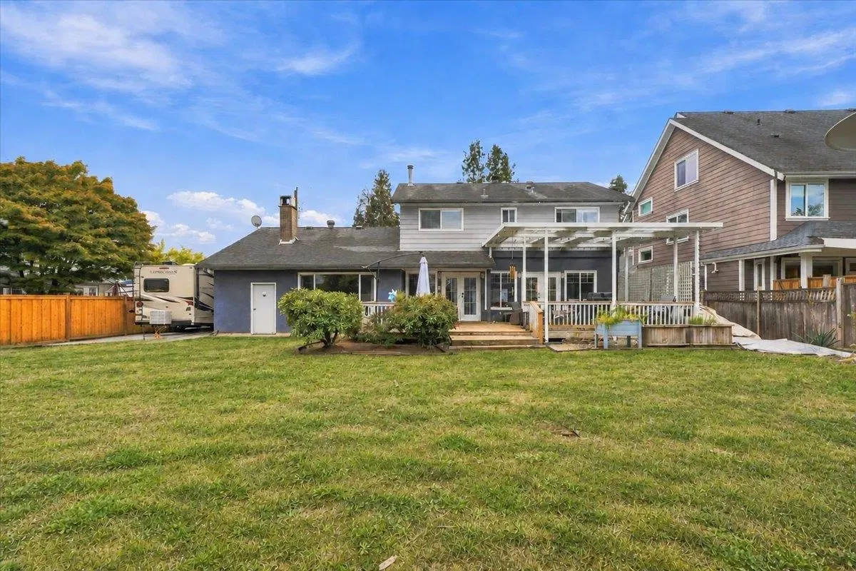 Photo 3 of 40 at 18983 119 Avenue