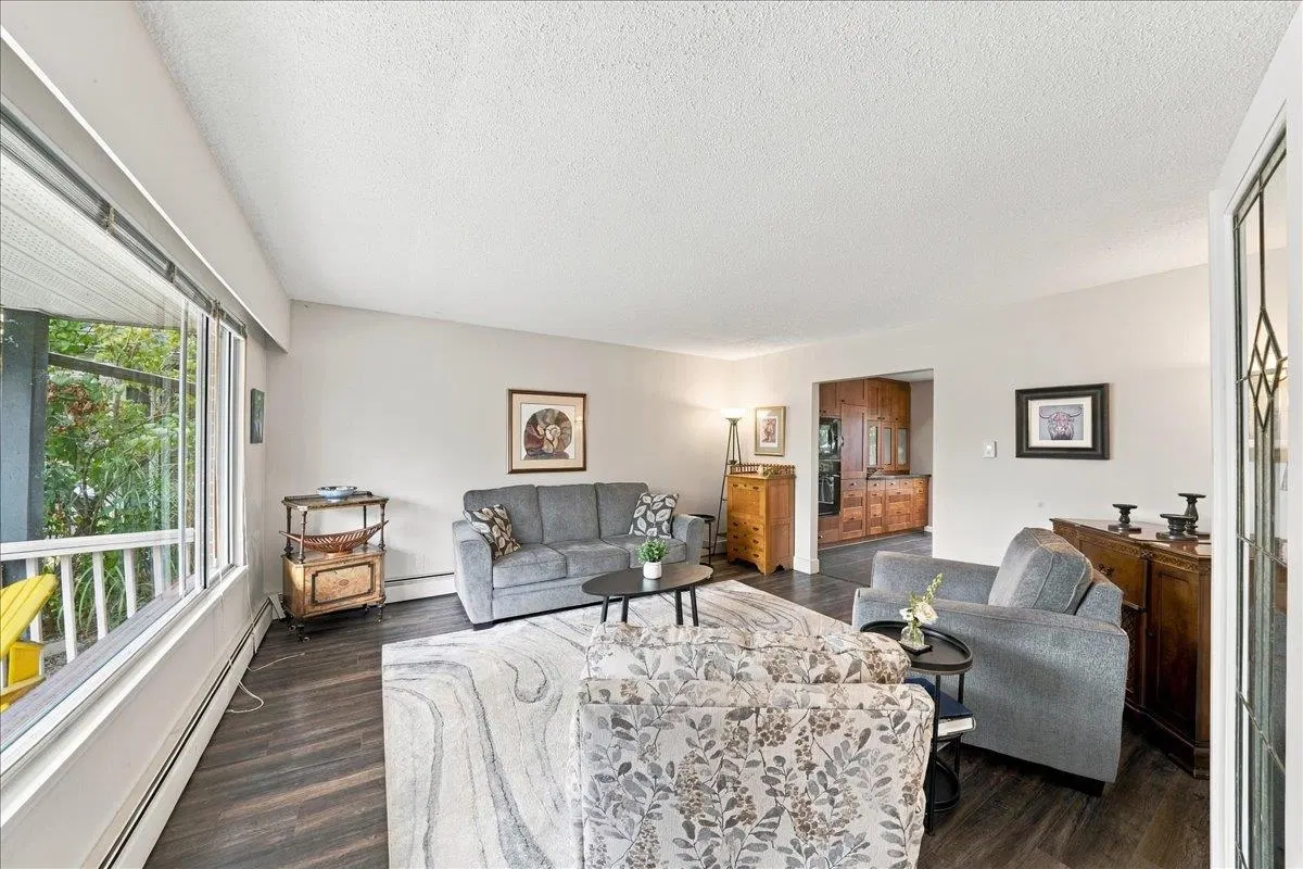 Photo 5 of 40 at 18983 119 Avenue