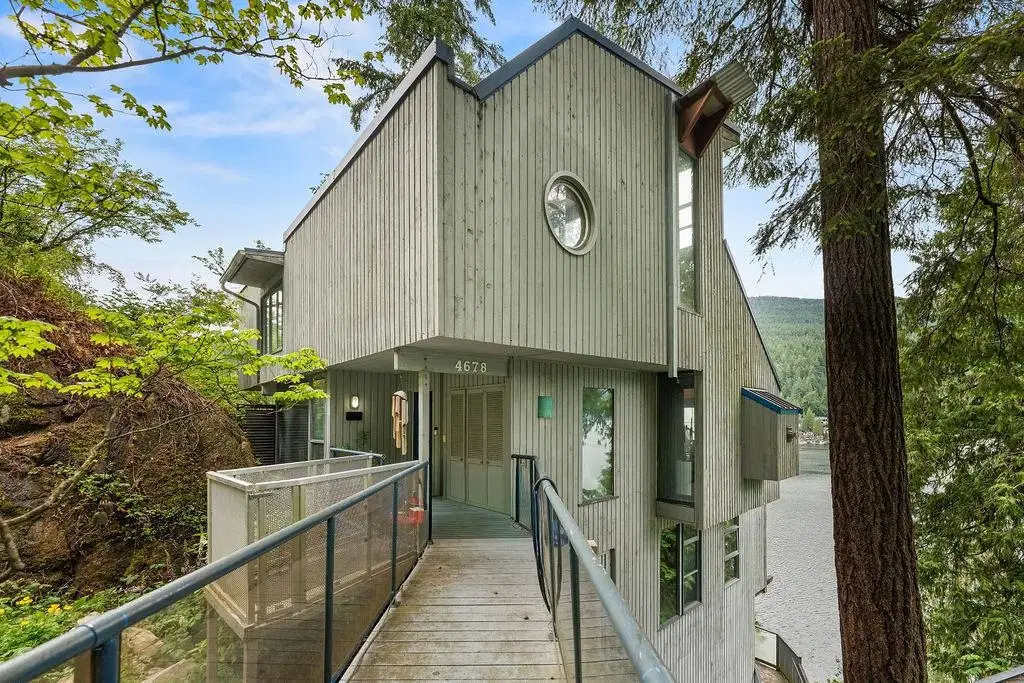 4678 Eastridge Road