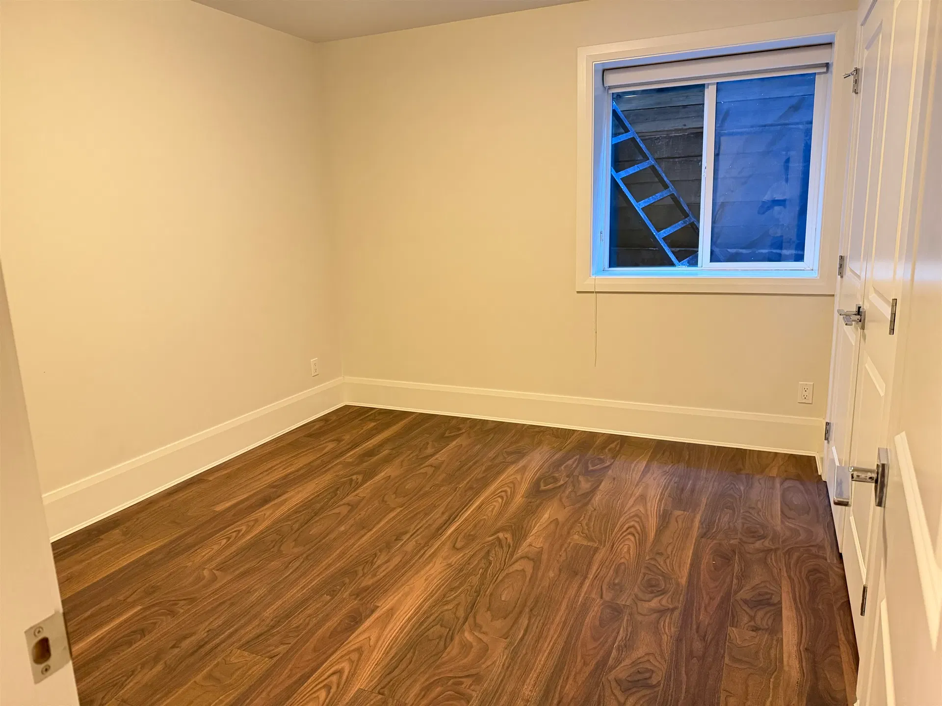 Photo 4 of 8 at B – 2937 Edgemont Boulevard
