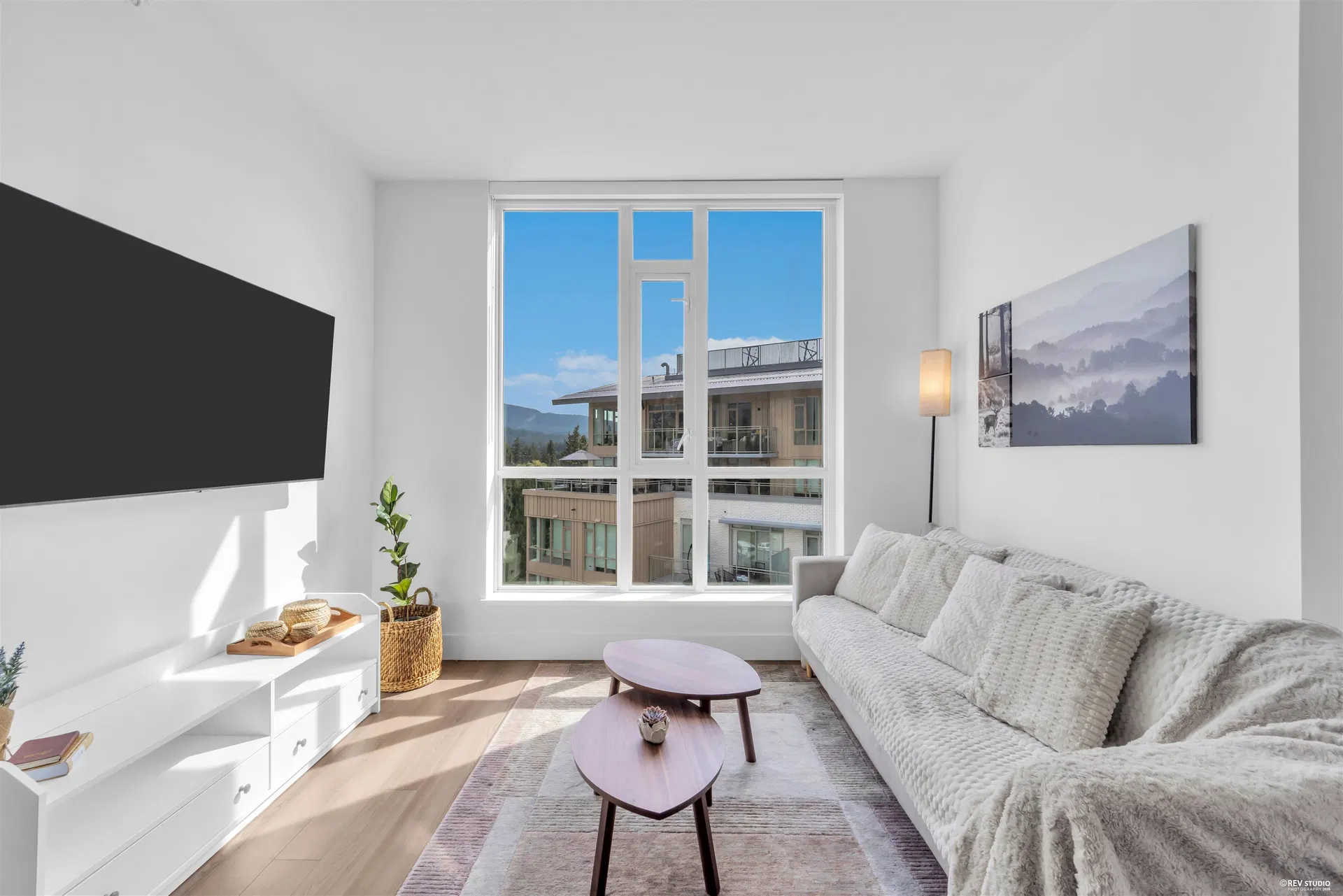 Photo 5 of 30 at #704 – 2375 Emery Court