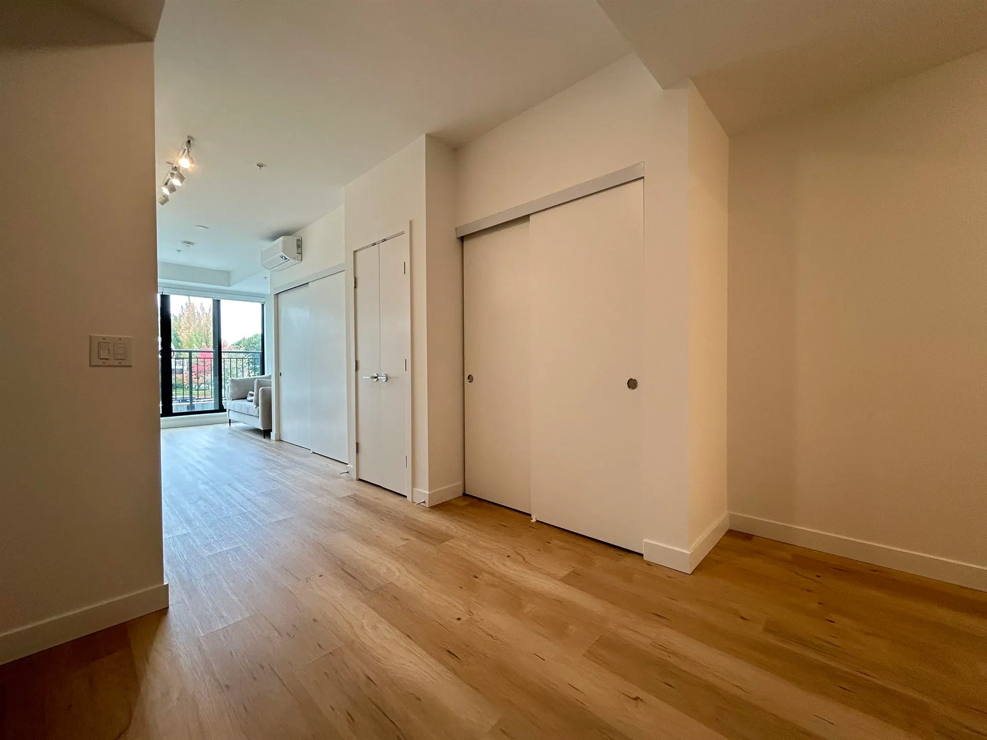 Photo 5 of 10 at #202 – 2446 Shaughnessy Street
