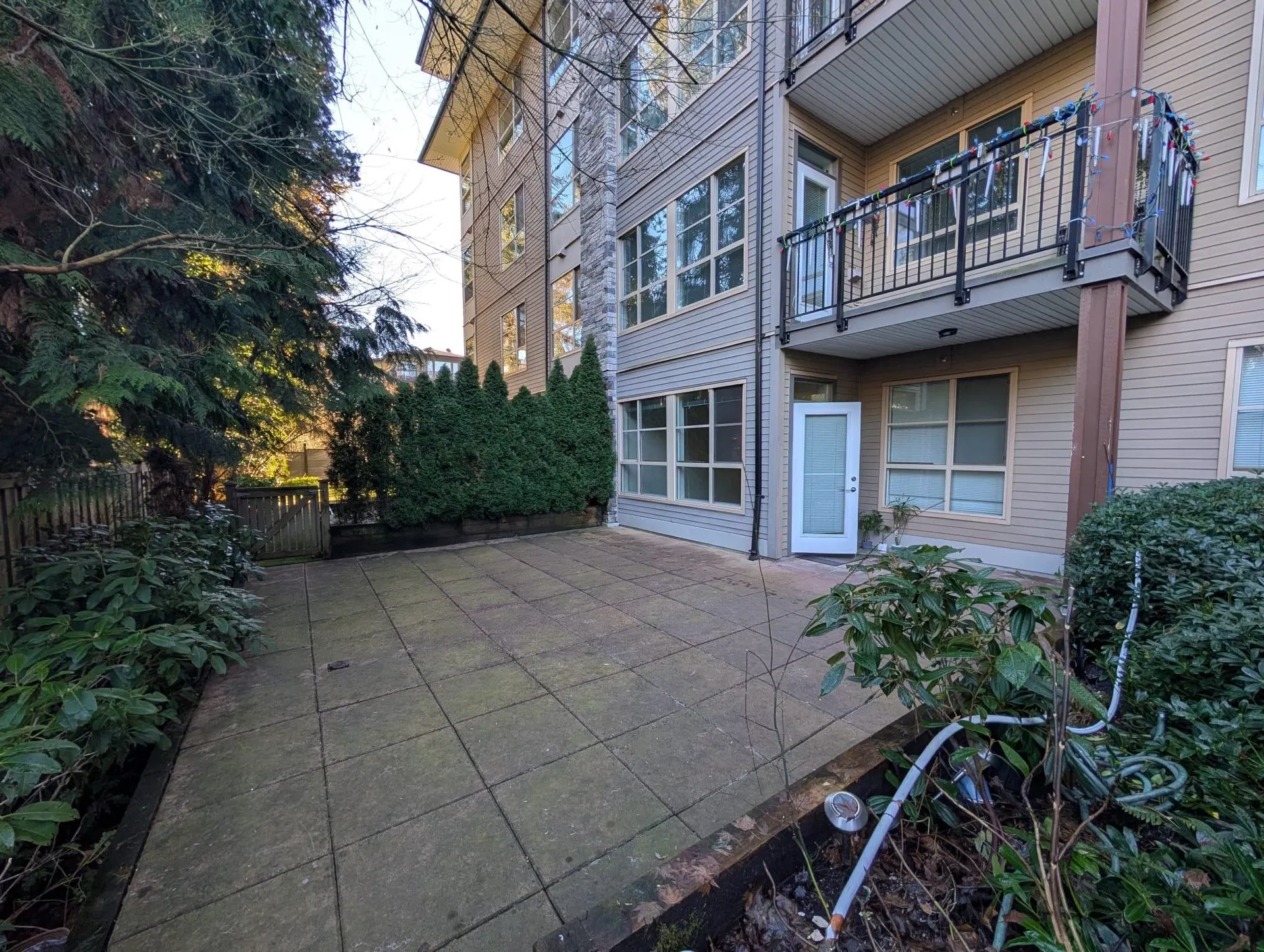 Photo 3 of 14 at #103 – 1152 Windsor Mews