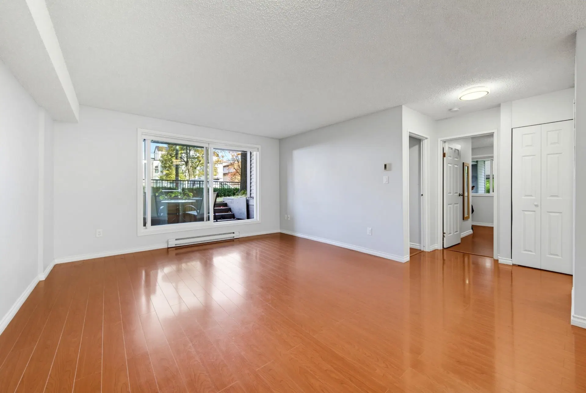 Photo 2 of 33 at #101 – 1040 E Broadway