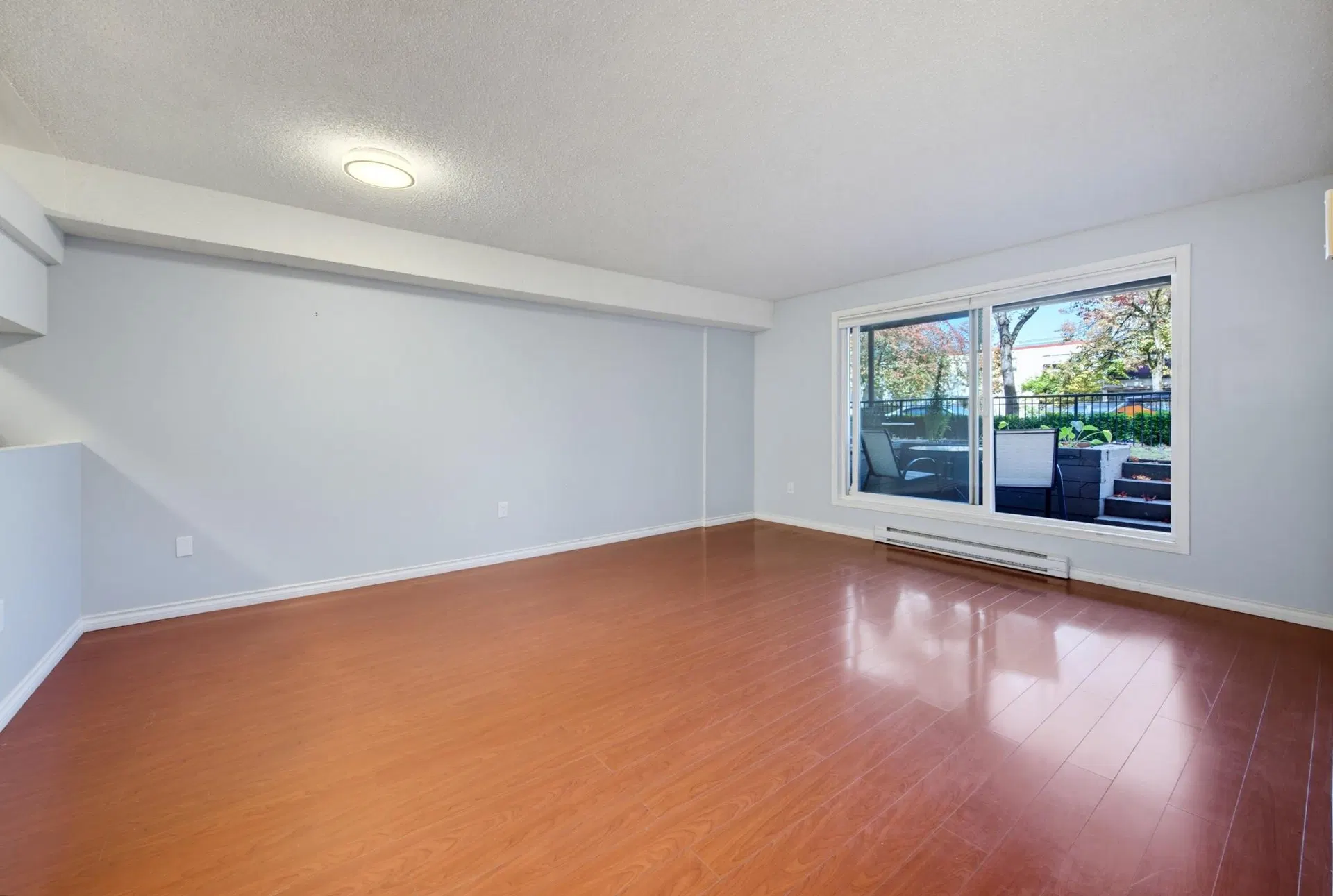 Photo 4 of 33 at #101 – 1040 E Broadway