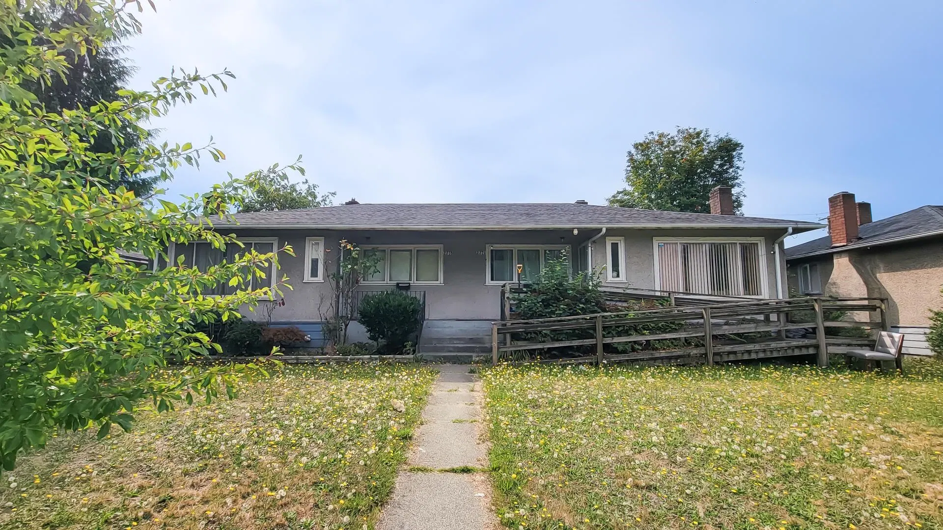 Photo 1 of 15 at 2576 S Grandview Highway