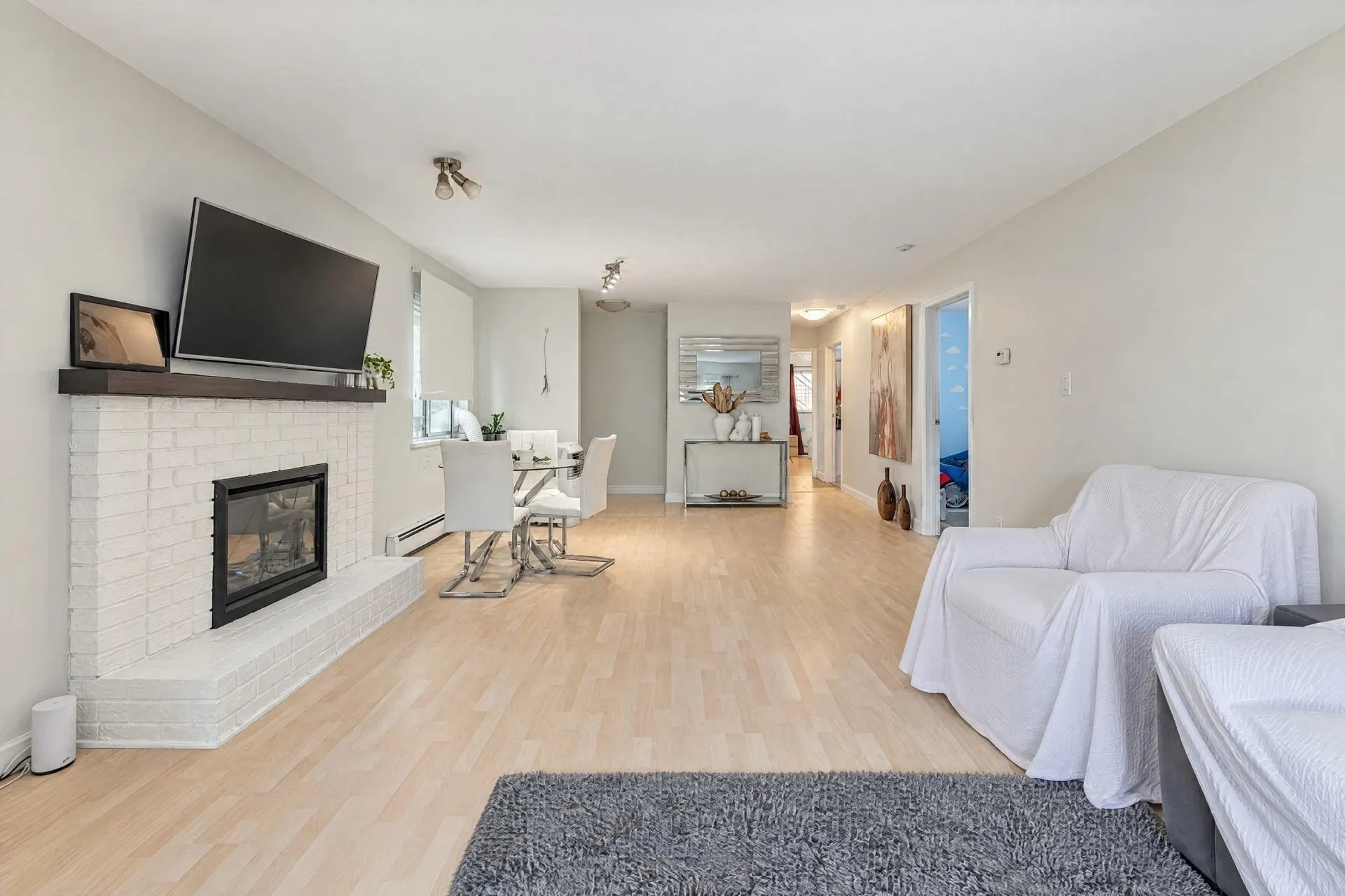 Photo 3 of 22 at 580 W 29th Street