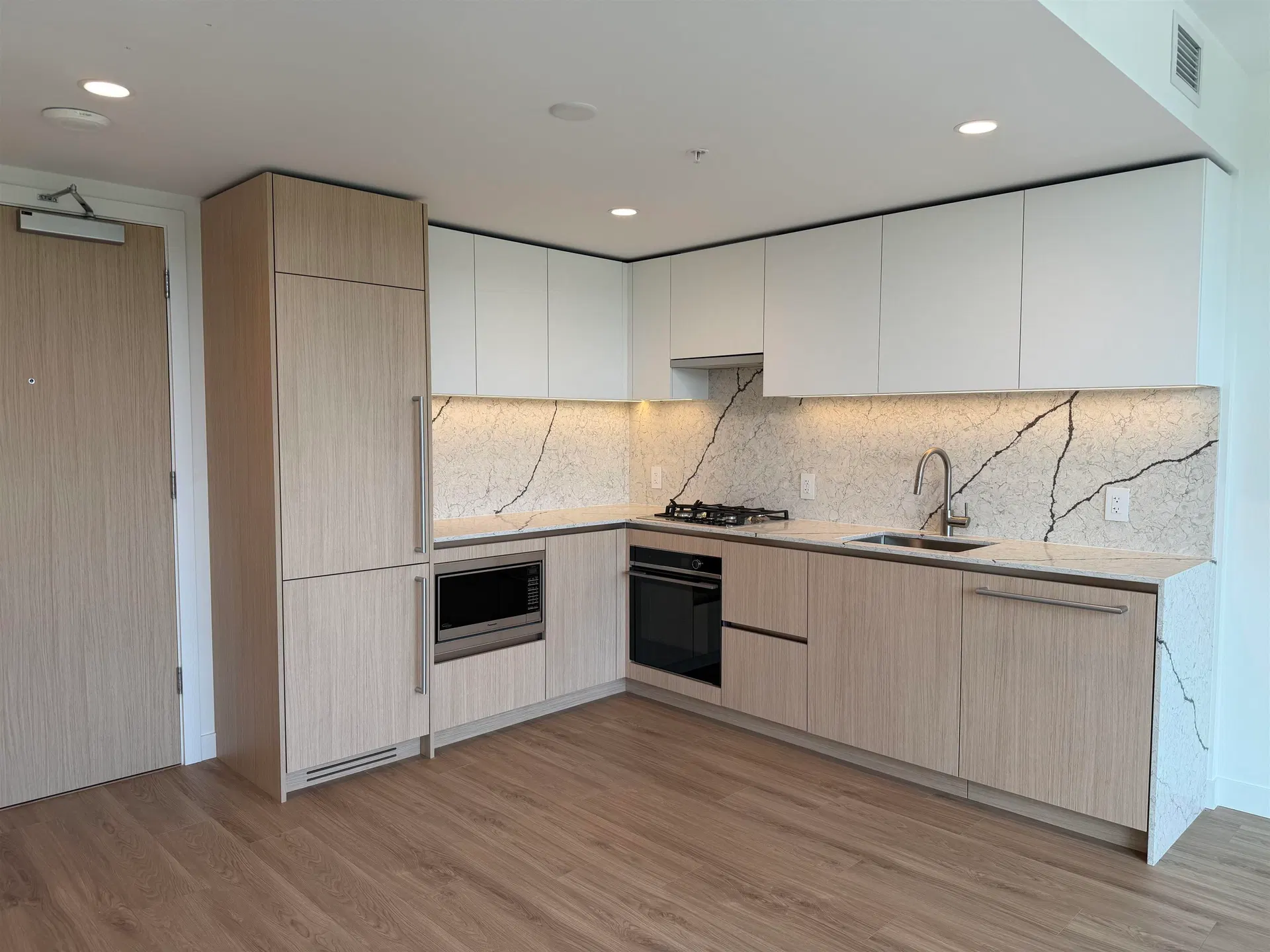 Photo 1 of 26 at #1103 – 2135 Springer Avenue