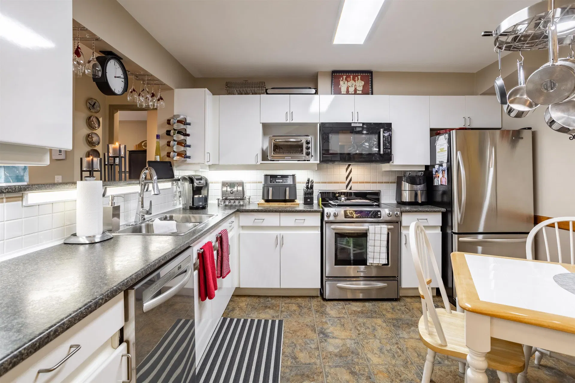 Photo 3 of 36 at #402 – 3075 Primrose Lane