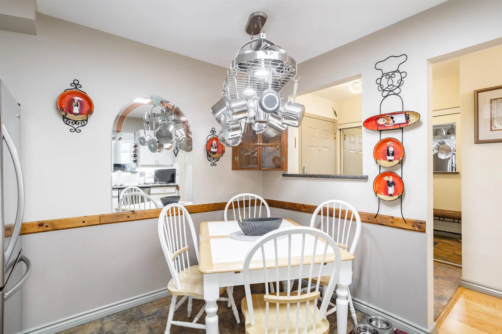 Photo 5 of 36 at #402 – 3075 Primrose Lane