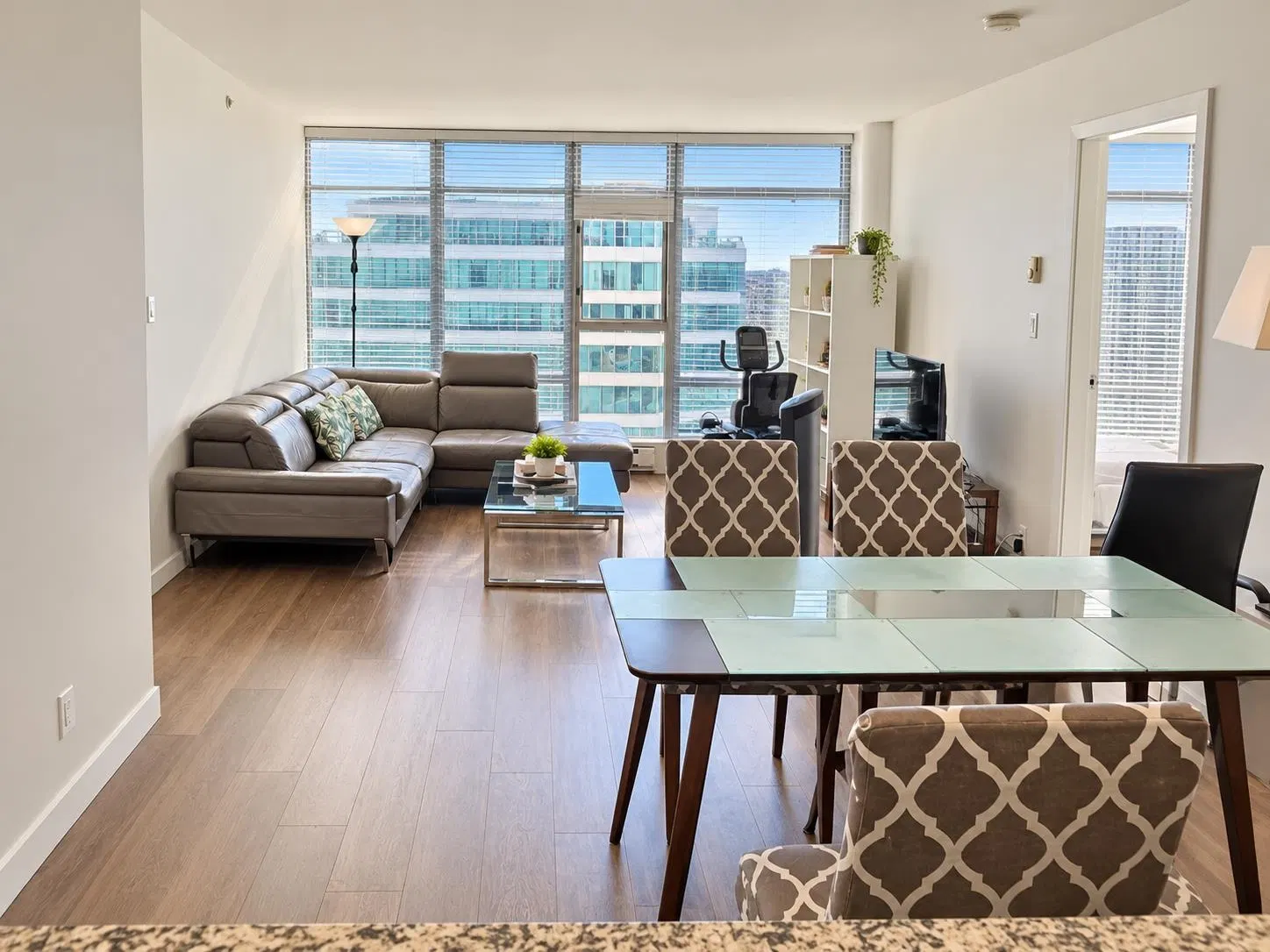 Photo 3 of 11 at #1608 – 7888 Saba Road