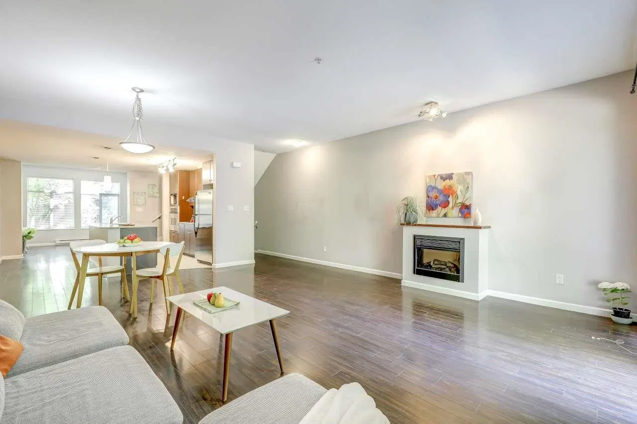 Photo 5 of 34 at #6 – 10058 153 Street
