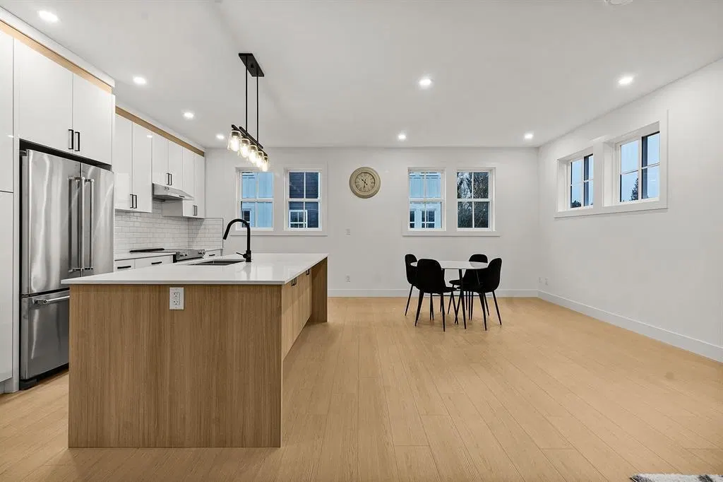 #9 – 2360 Crescent Way