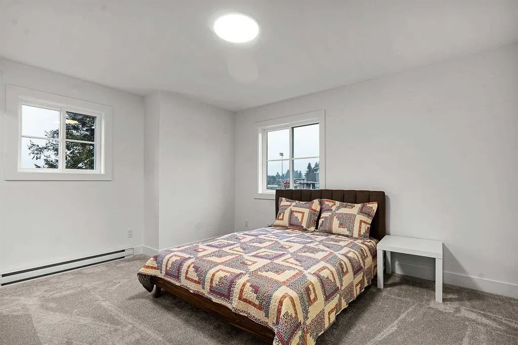 Photo 4 of 40 at #9 – 2360 Crescent Way