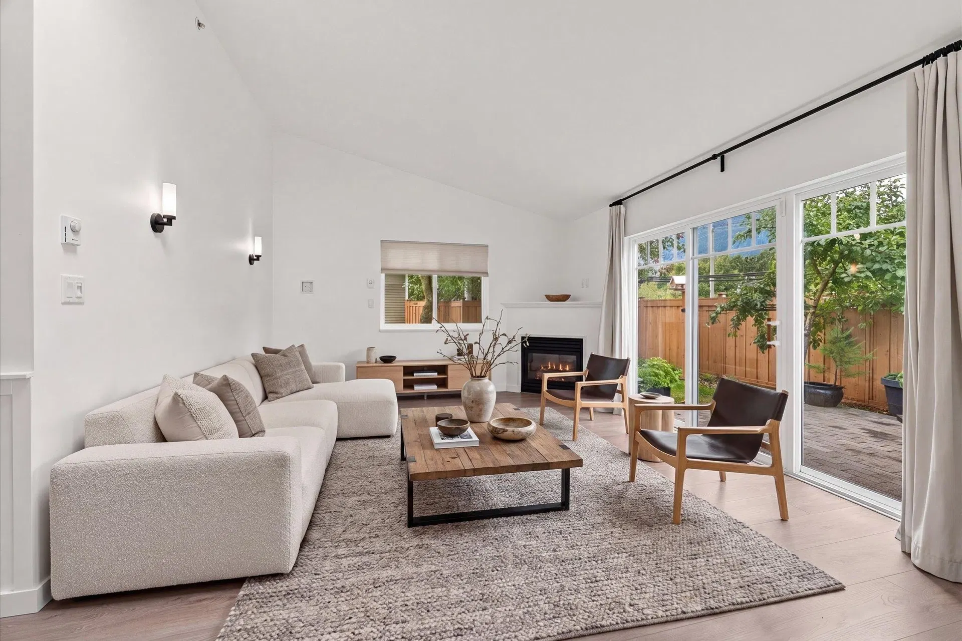 Photo 3 of 23 at #87 – 1821 Willow Crescent