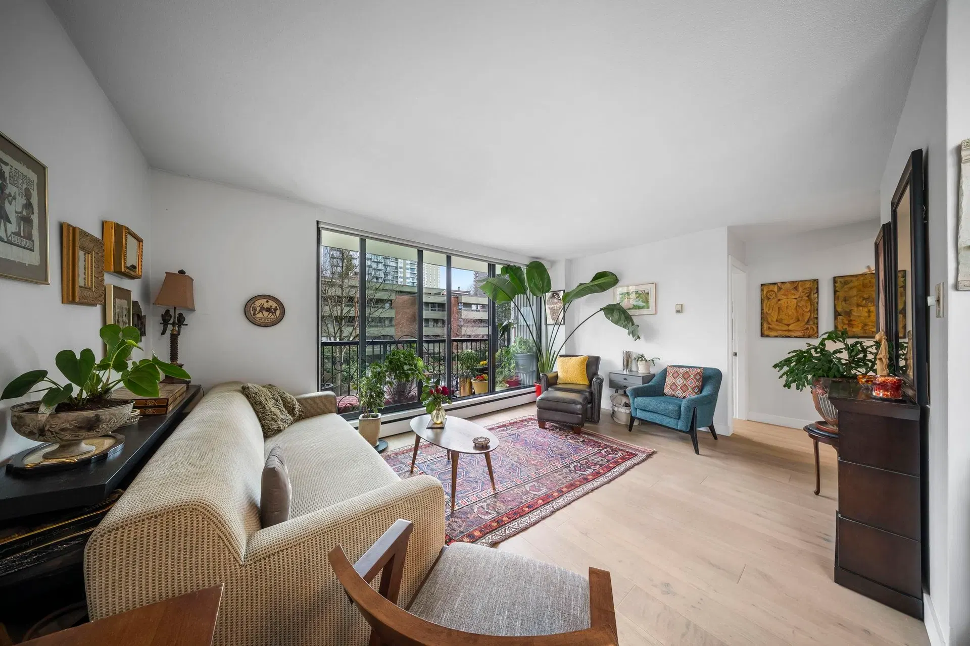 Photo 5 of 35 at #301 – 1330 Harwood Street