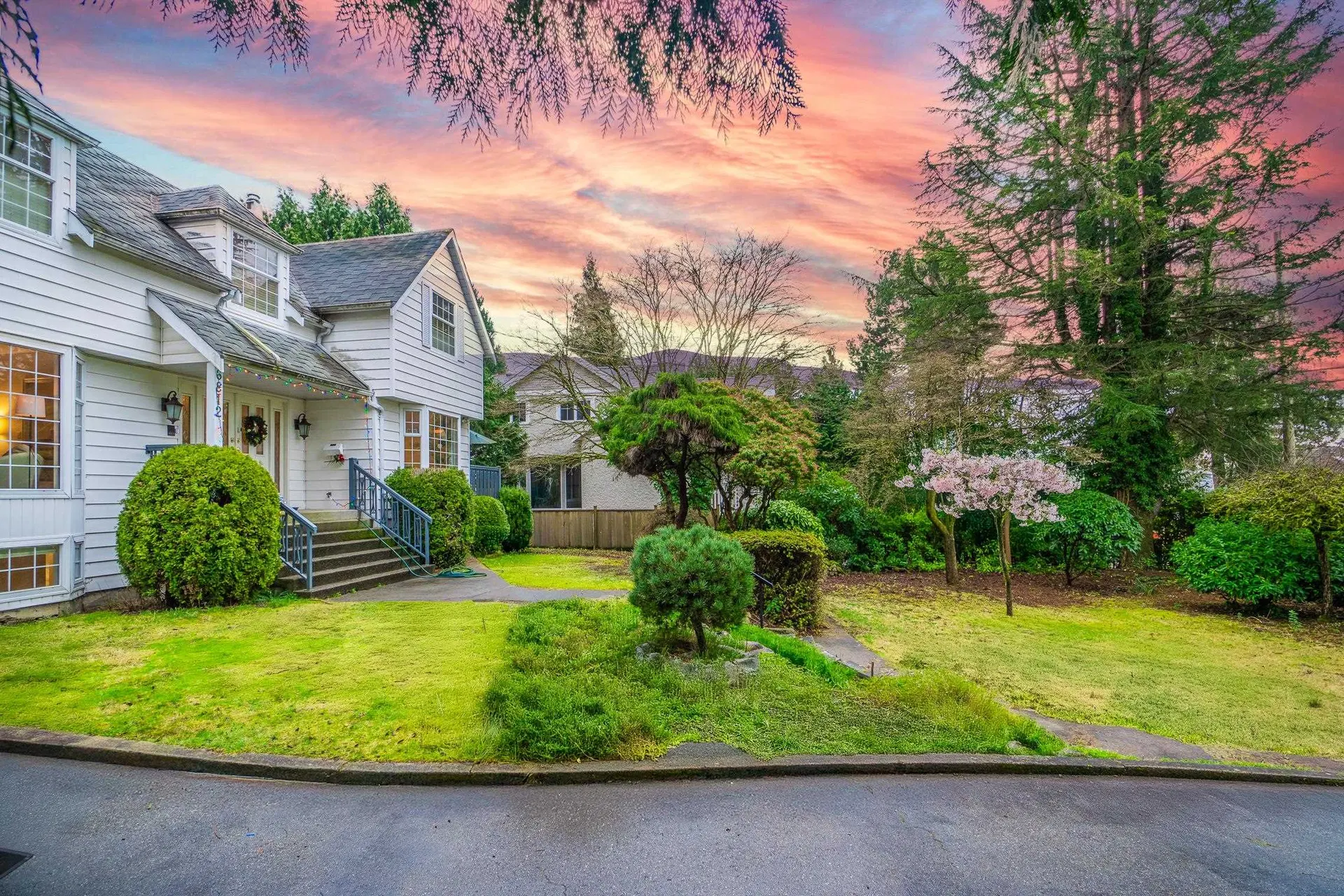 Photo 2 of 28 at 6812 Arbutus Street