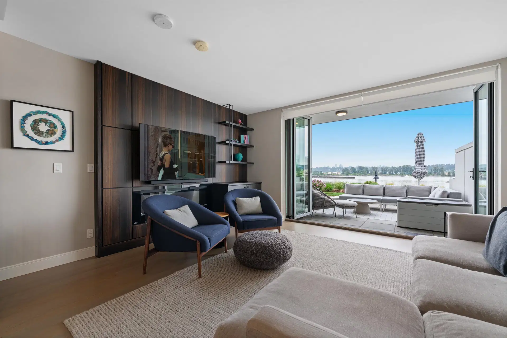 TH210 – 210 Salter Street