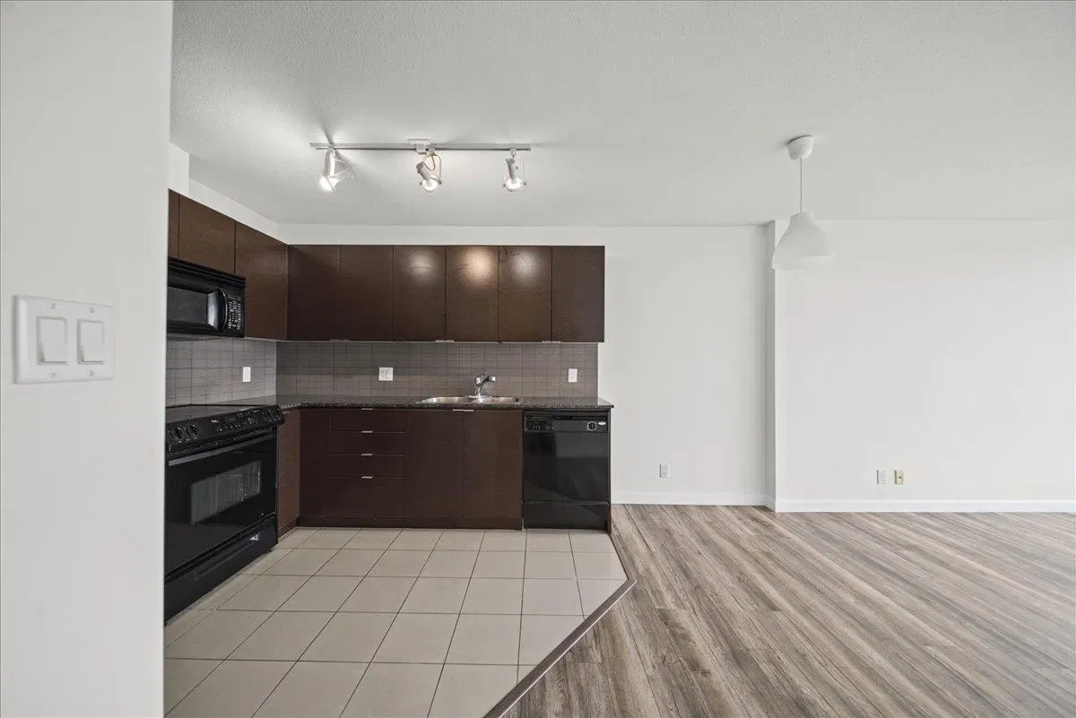 Photo 5 of 27 at #2701 – 13618 100 Avenue