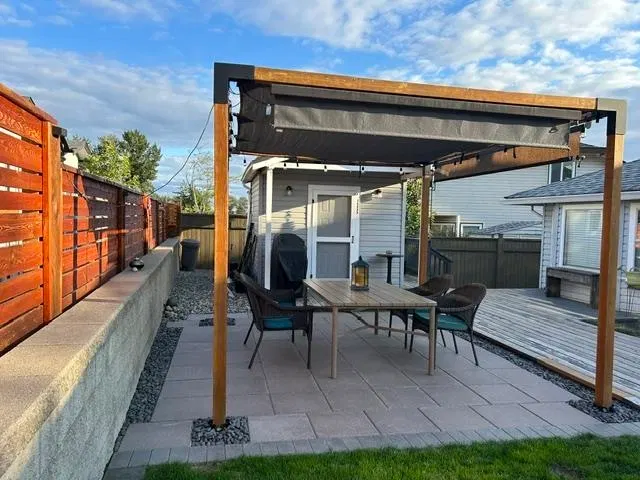 Photo 4 of 8 at 7968 161a Street