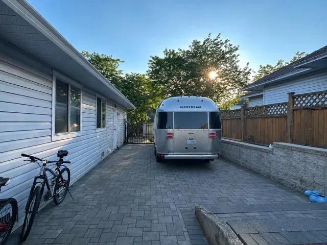 Photo 5 of 8 at 7968 161a Street