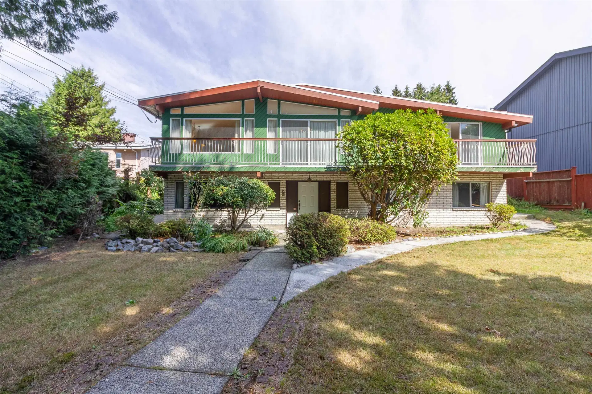 7107 Broadway