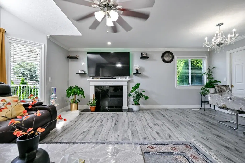 Photo 3 of 29 at 30921 Sandpiper Drive