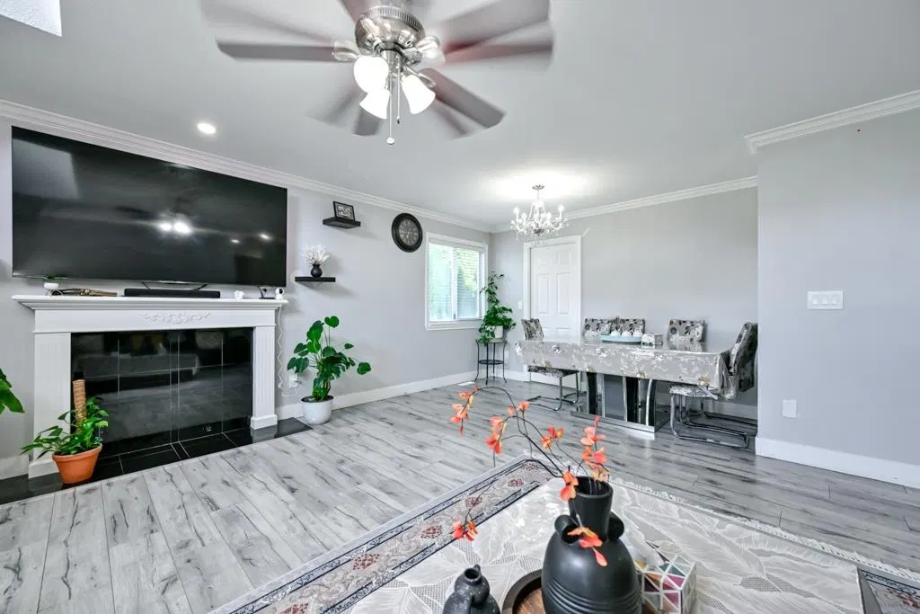 Photo 5 of 29 at 30921 Sandpiper Drive