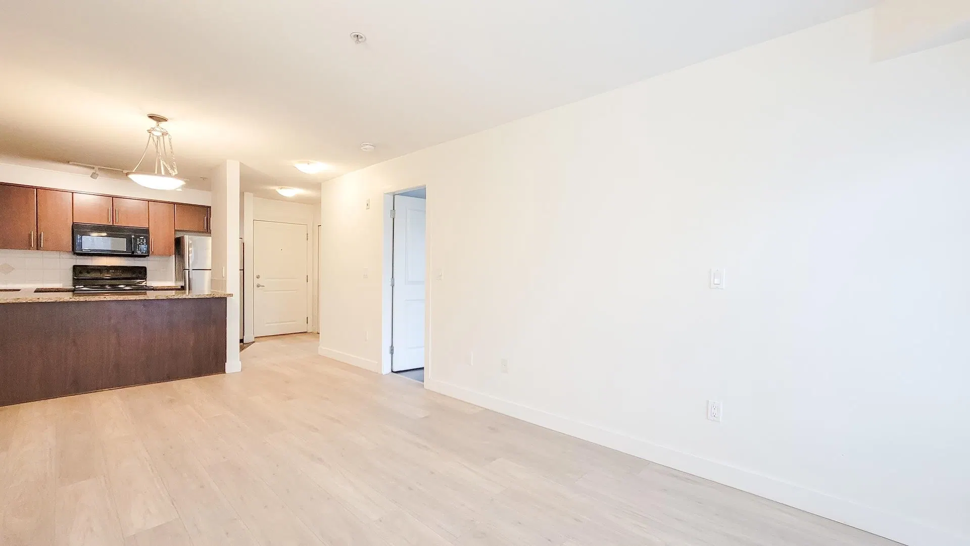 Photo 5 of 31 at #405 – 3260 St Johns Street