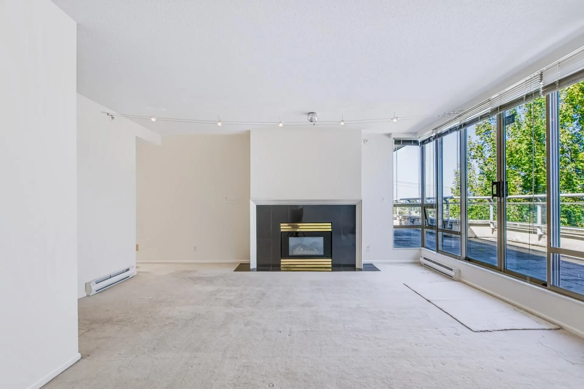 Photo 5 of 40 at PH1 – 2438 Heather Street