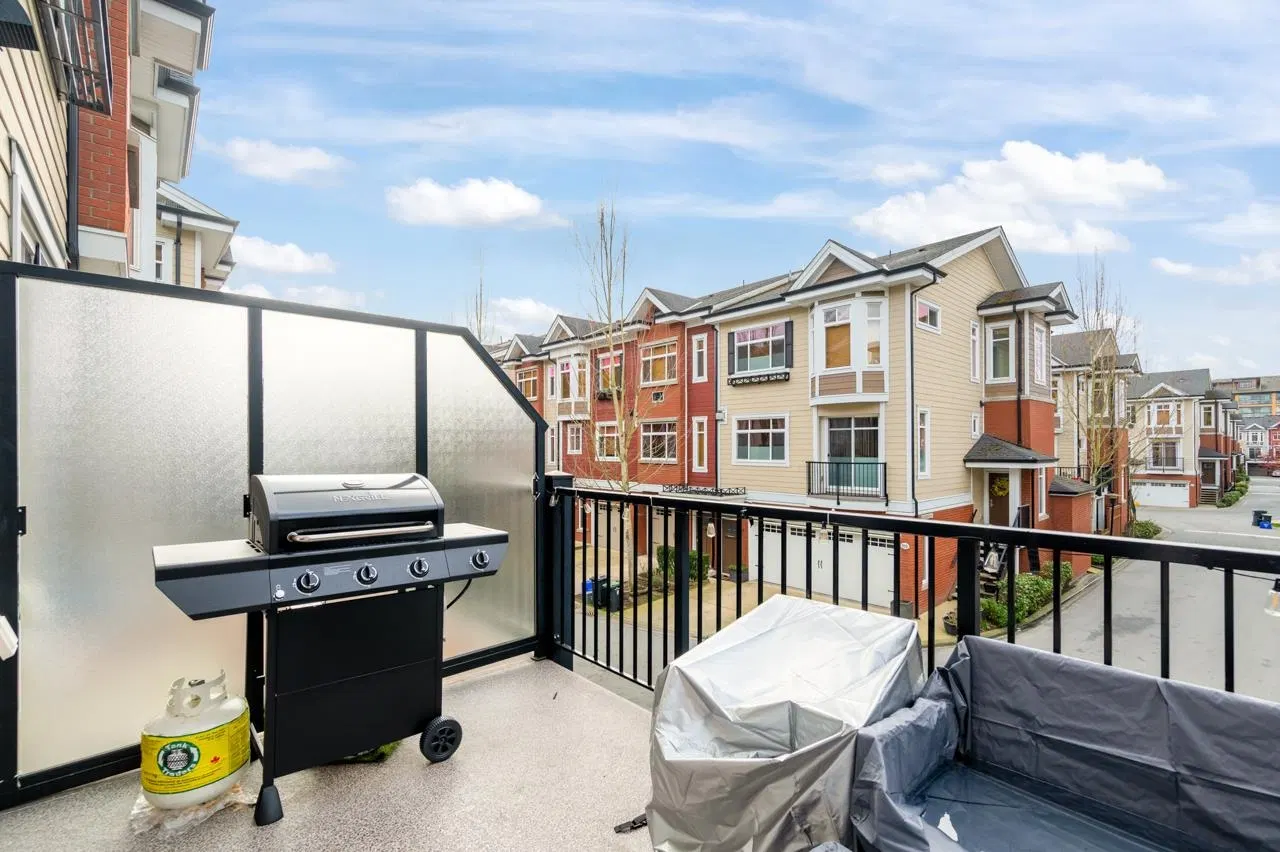 Photo 4 of 24 at #43 – 8068 207 Street