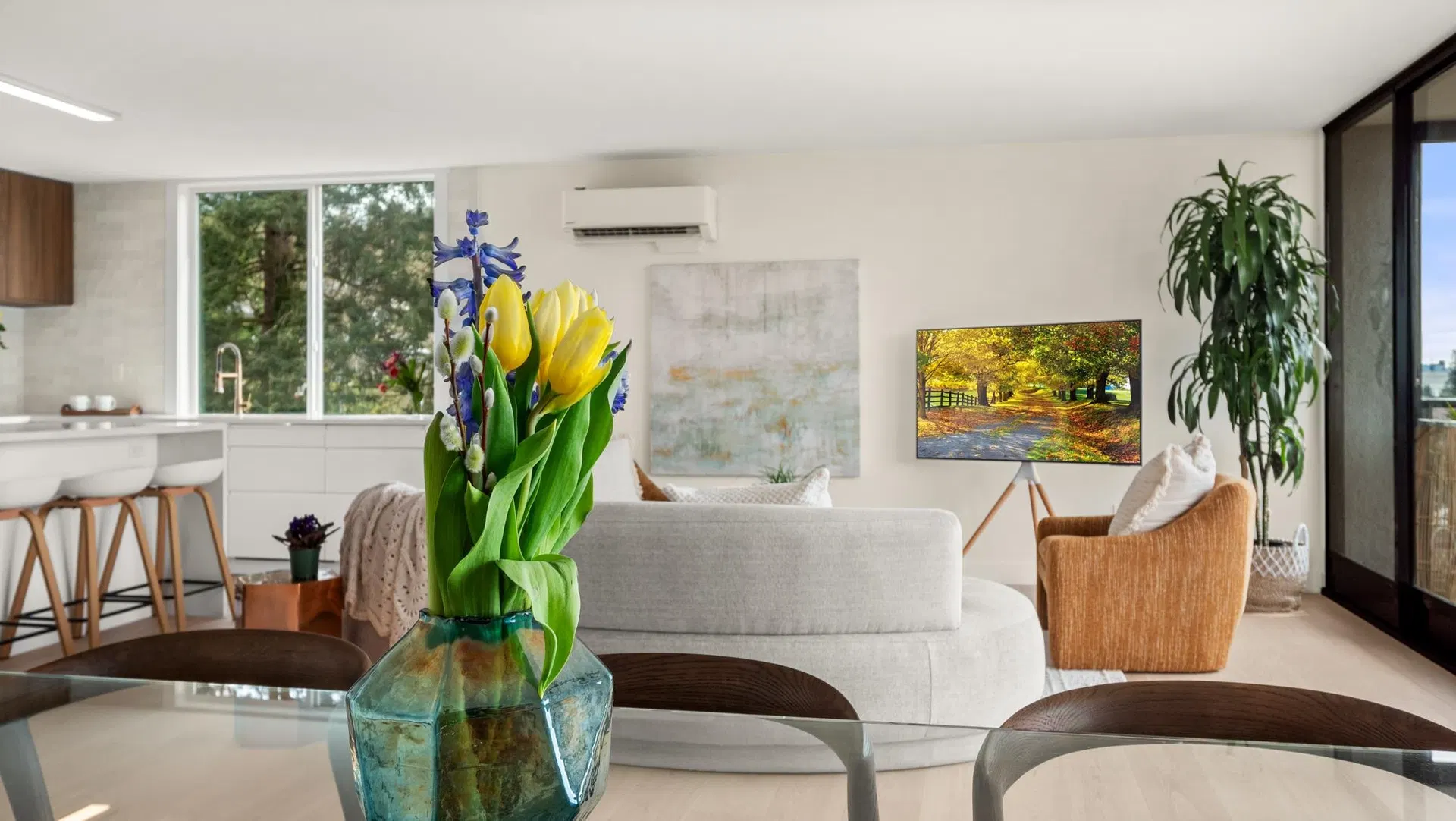 Photo 3 of 40 at #401 – 475 13th Street