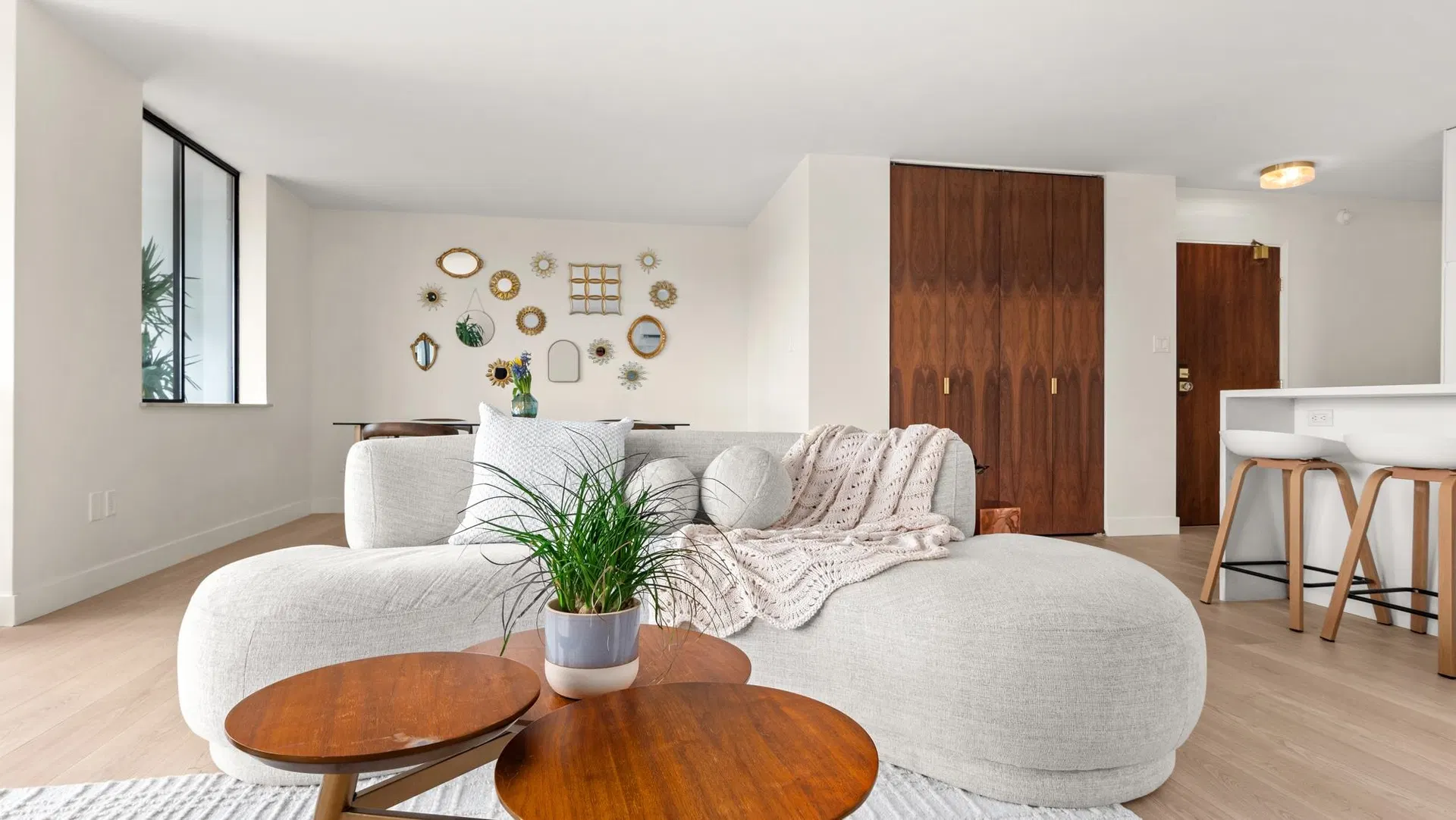 Photo 4 of 40 at #401 – 475 13th Street