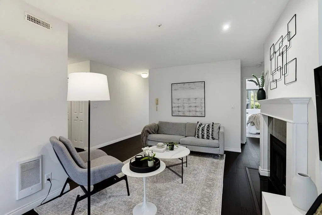 Photo 4 of 30 at #202 – 1050 Nicola Street