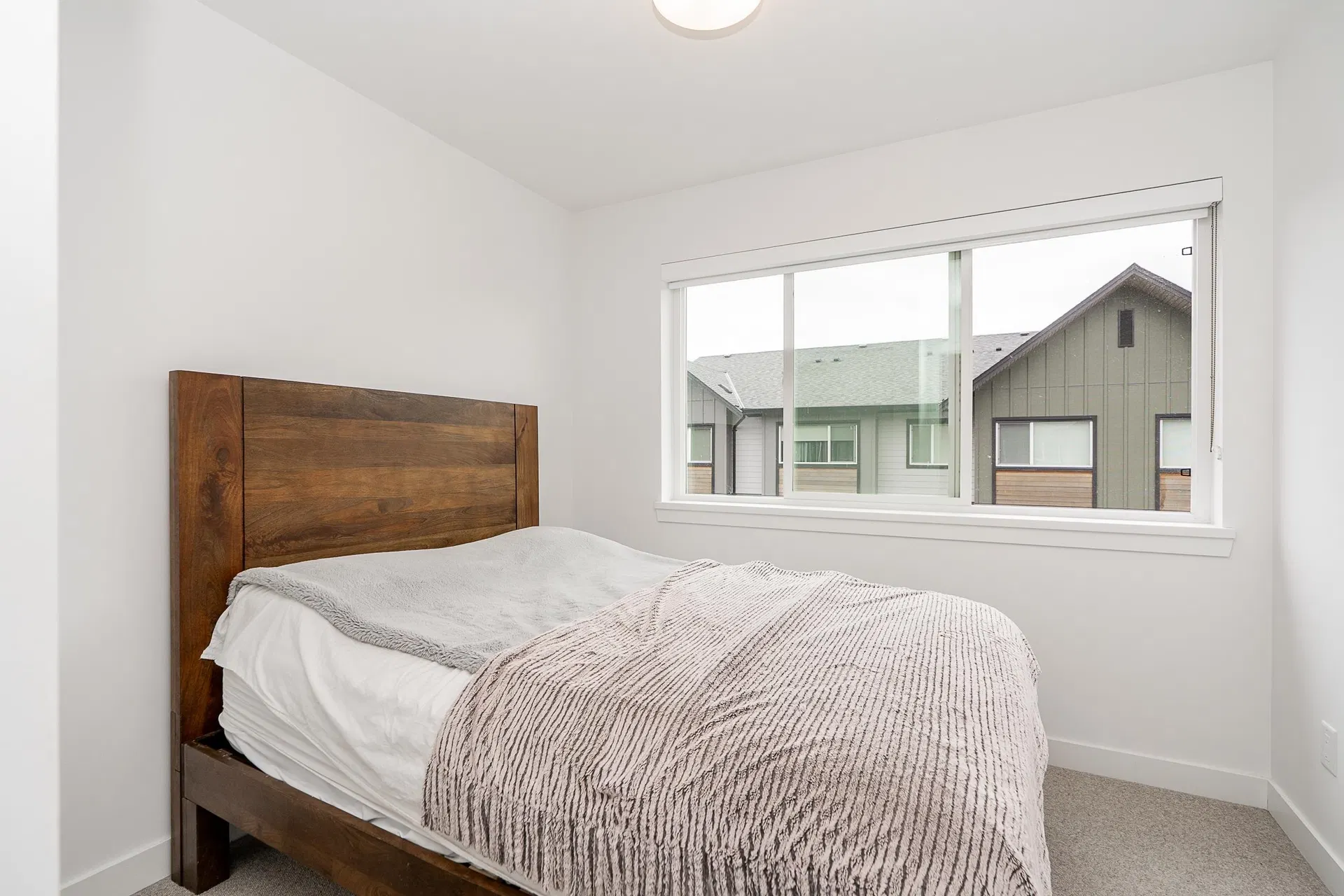 Photo 5 of 40 at #53 – 4292 Wolf Way