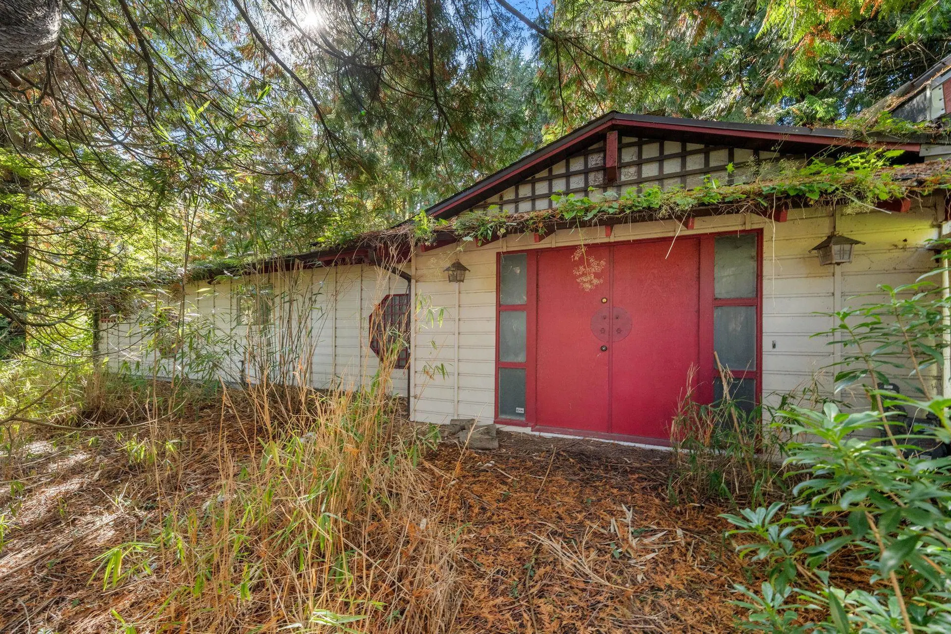 Photo 3 of 31 at 3745 Southridge Avenue