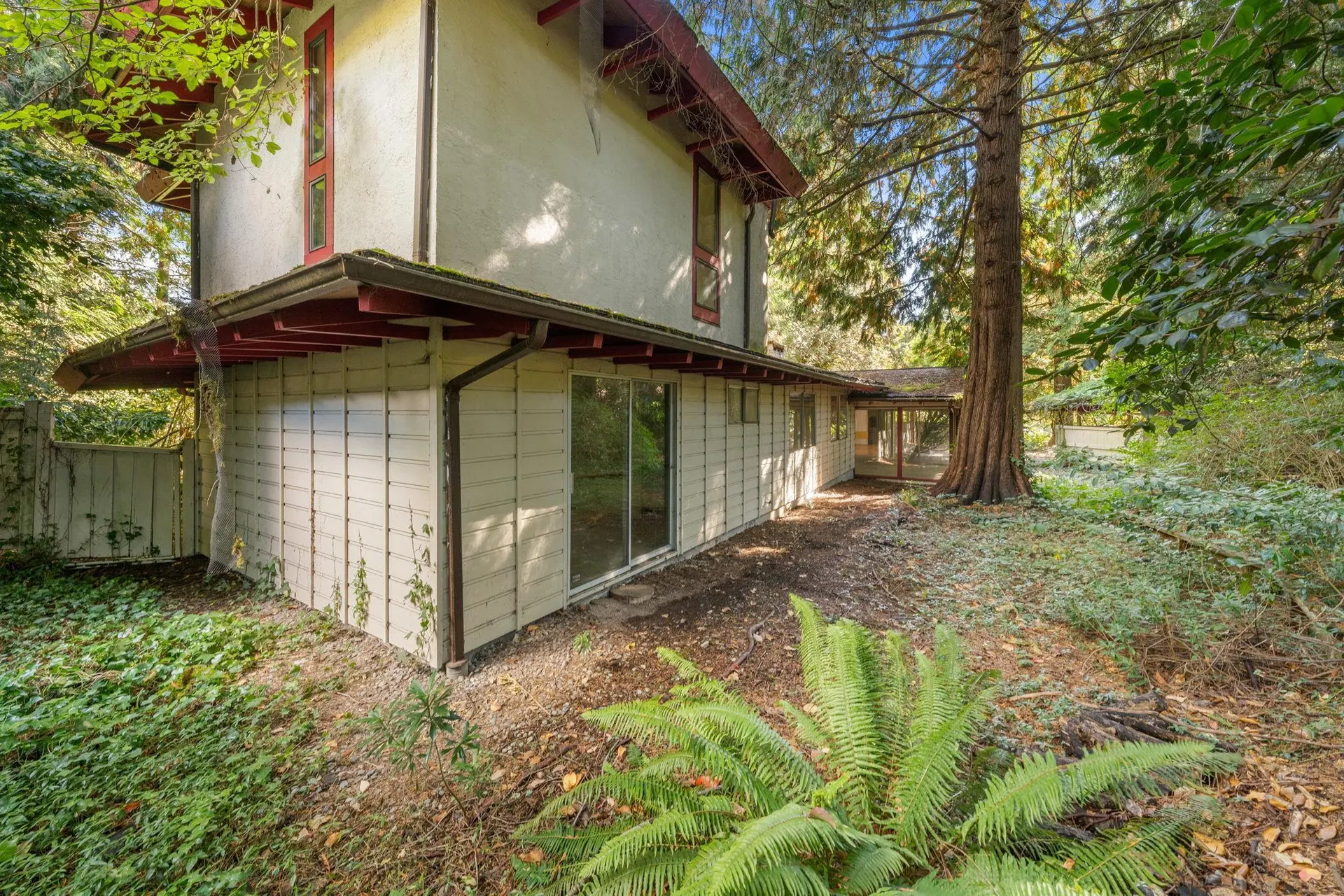 Photo 5 of 31 at 3745 Southridge Avenue
