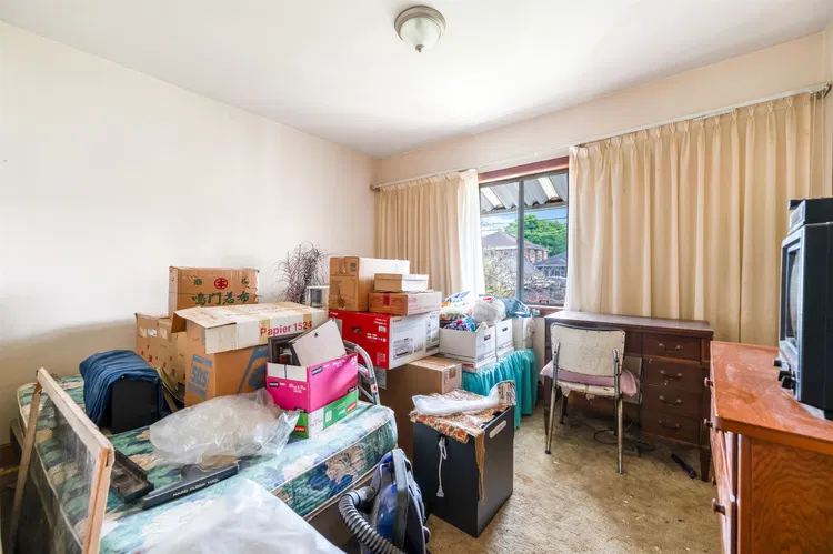 Photo 4 of 18 at 2566 Venables Street
