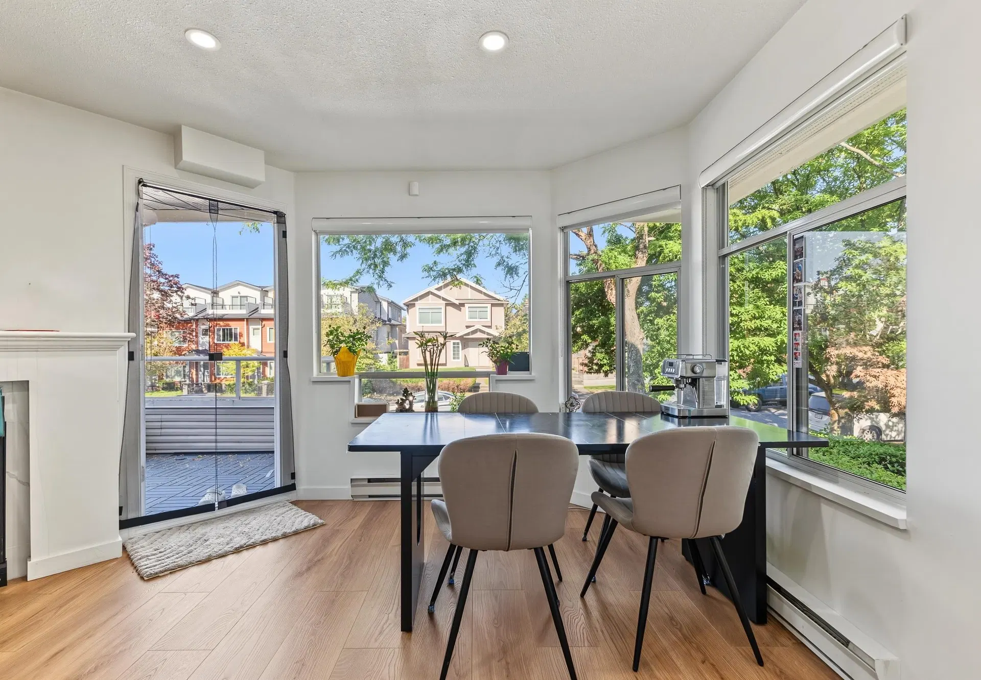 Photo 4 of 33 at #302 – 3638 Rae Avenue